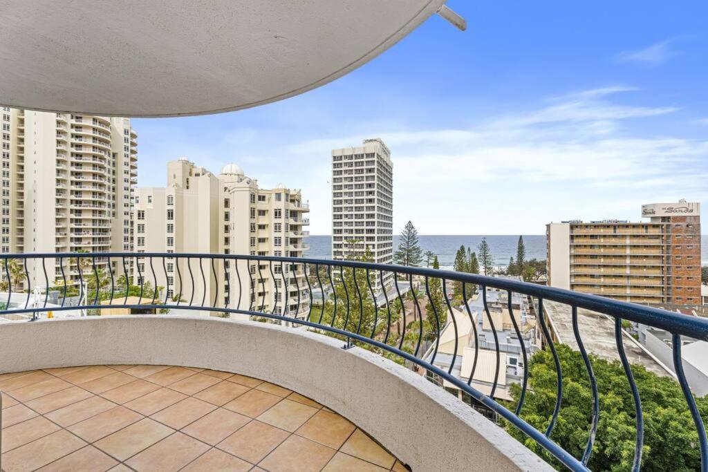 Surfers Paradise 2 bedroom Apartment Orchid Ave
