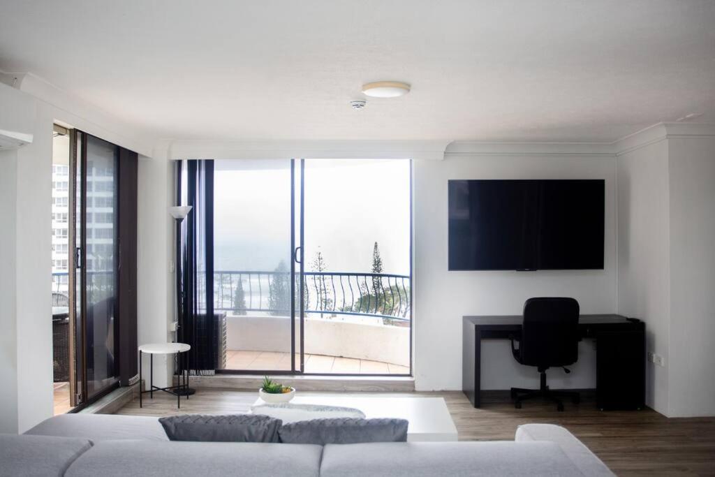Surfers Paradise 2 bedroom Apartment Orchid Ave