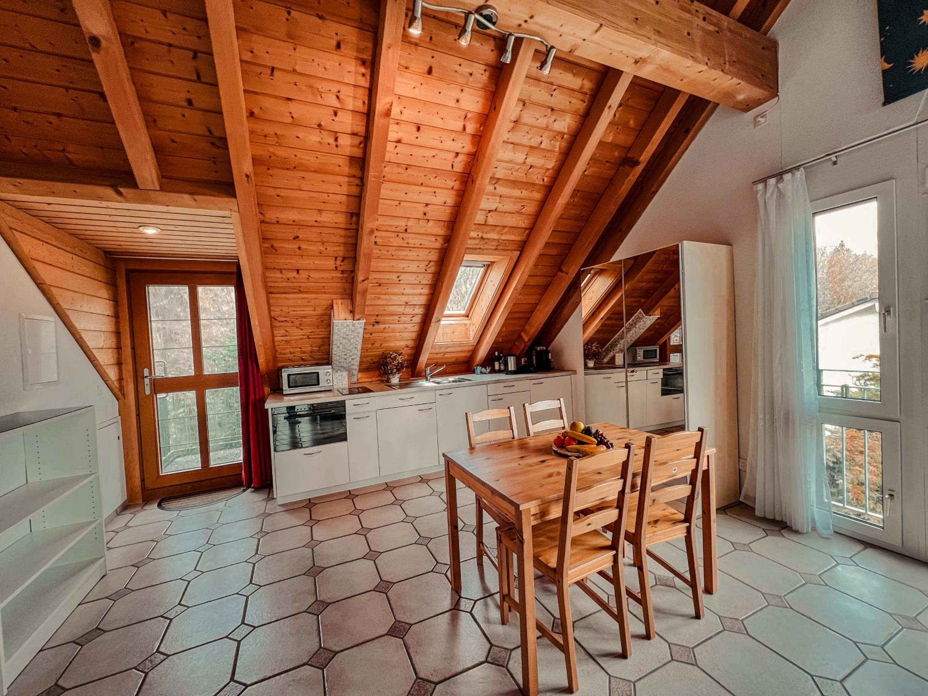 Dachwohnung in Flughafennähe