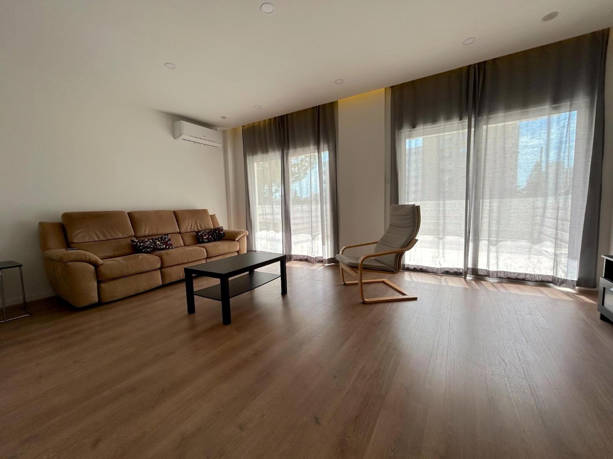 Platform 357 Efterpis Apartment near Landmark Hotel