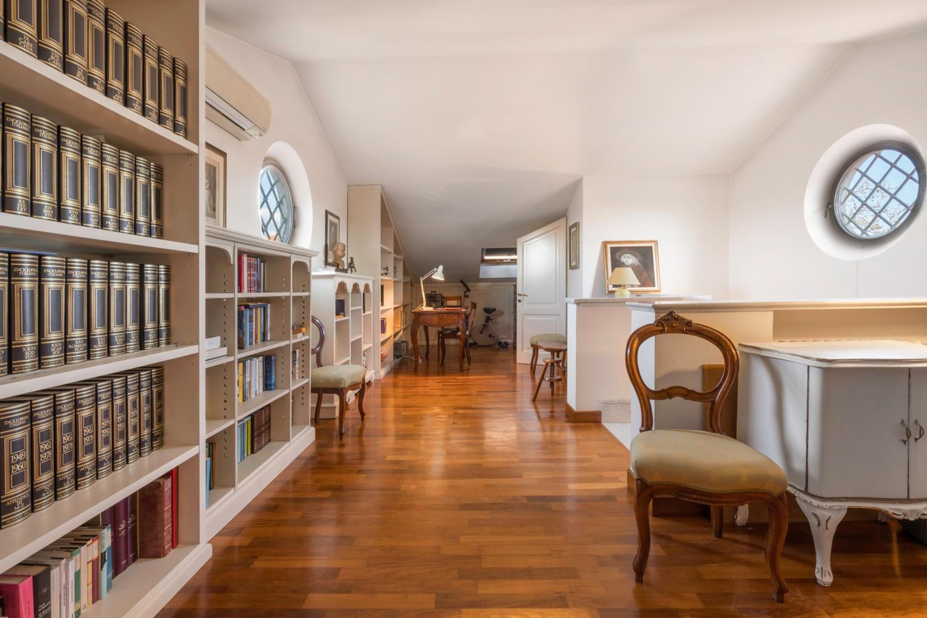 Villa Le Fontanelle In Forte Dei Marmi With Ac