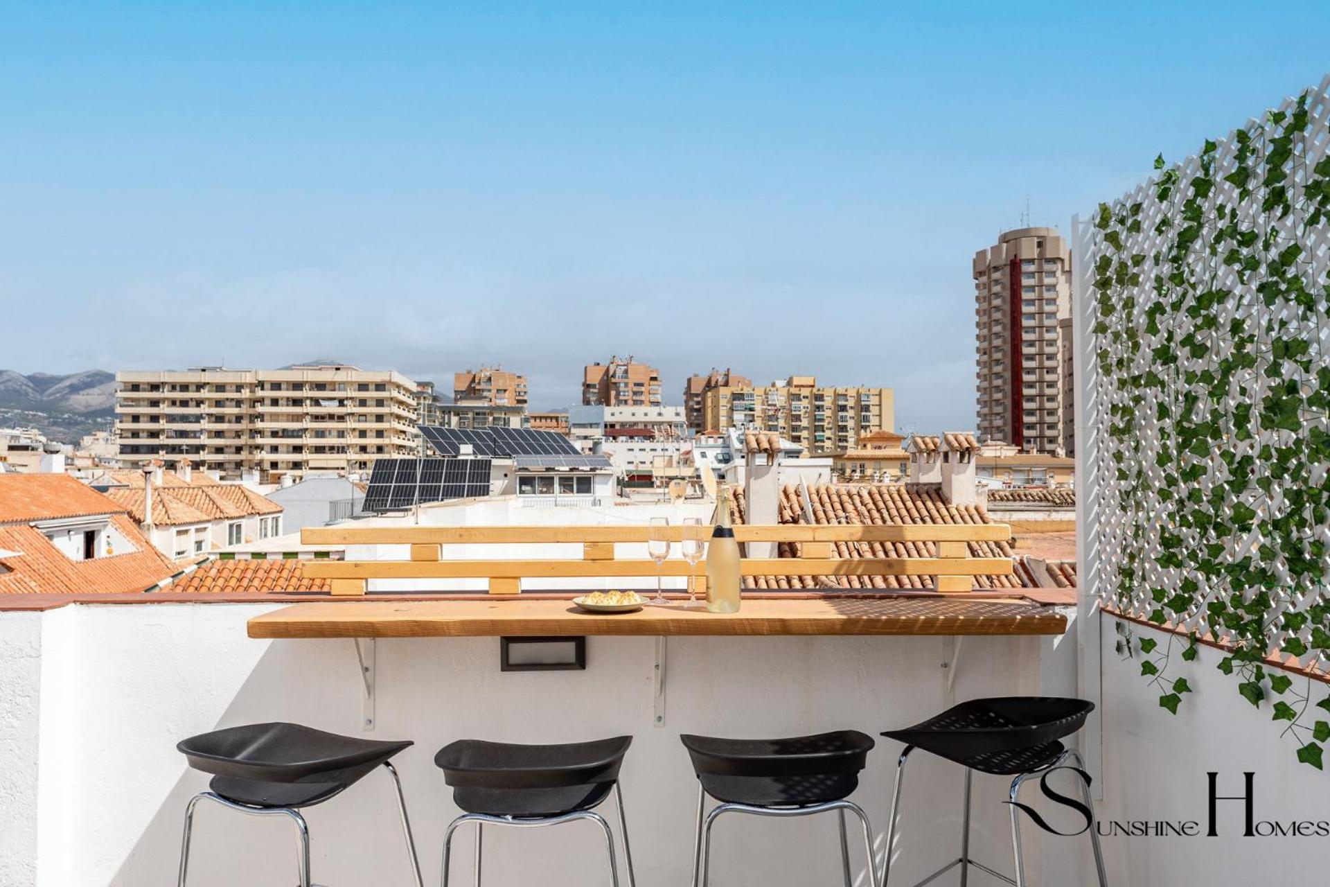 Hotel Central Seaside Lux 1min away to beach with Terrace - Image 1