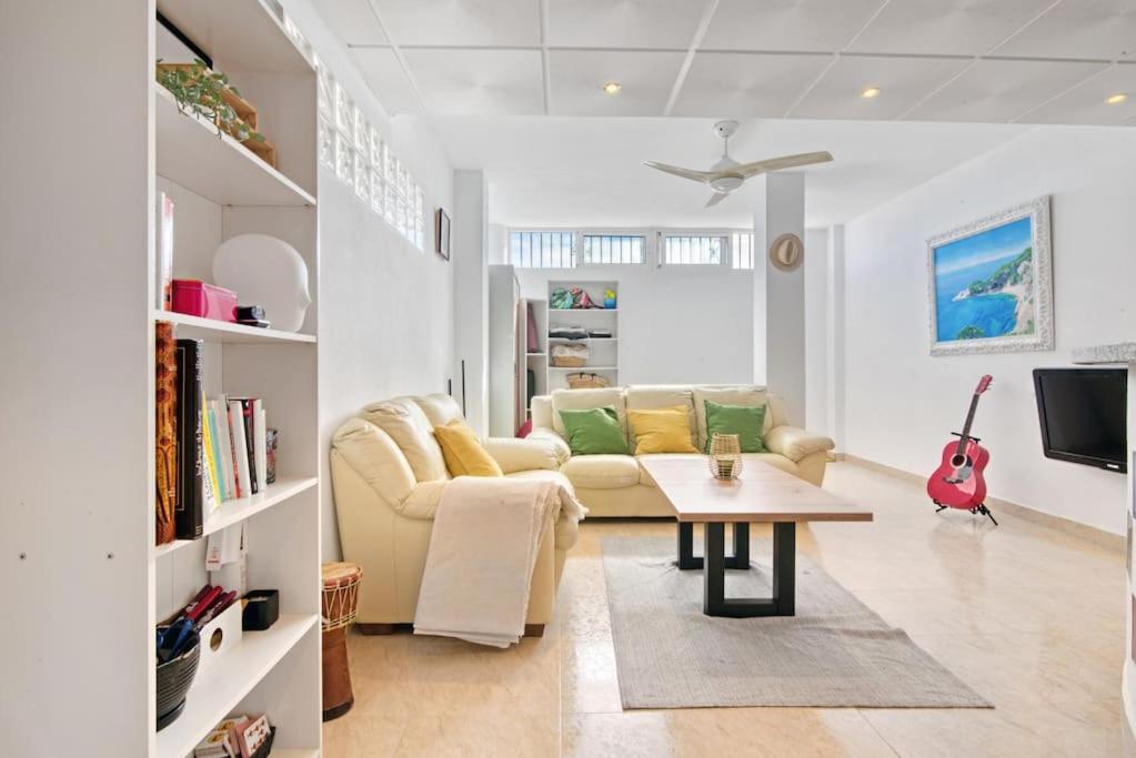 beautiful villa private pool & Jacuzzi with panoramic views