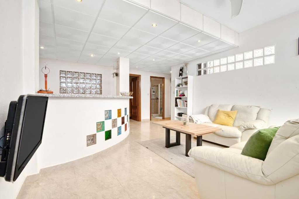 beautiful villa private pool & Jacuzzi with panoramic views