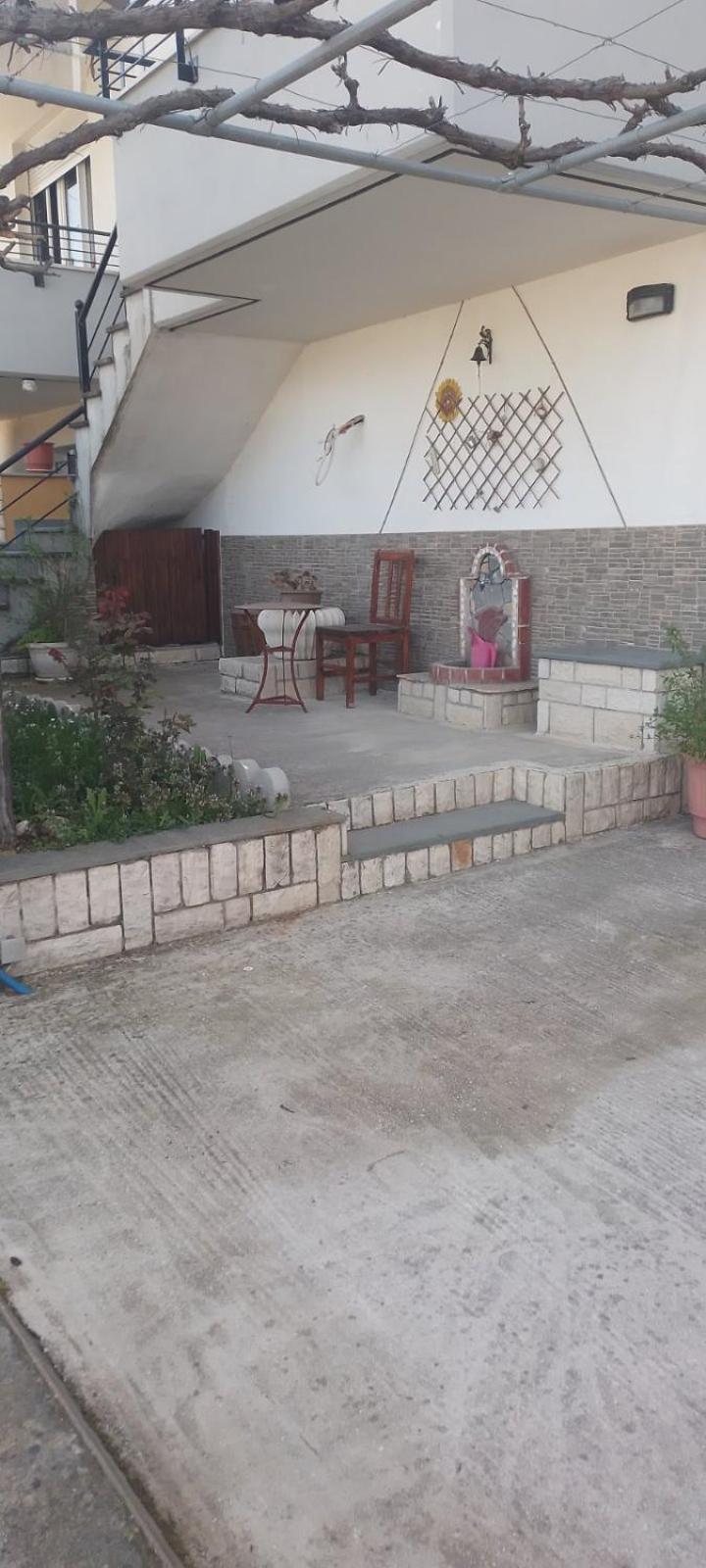 Elias Home