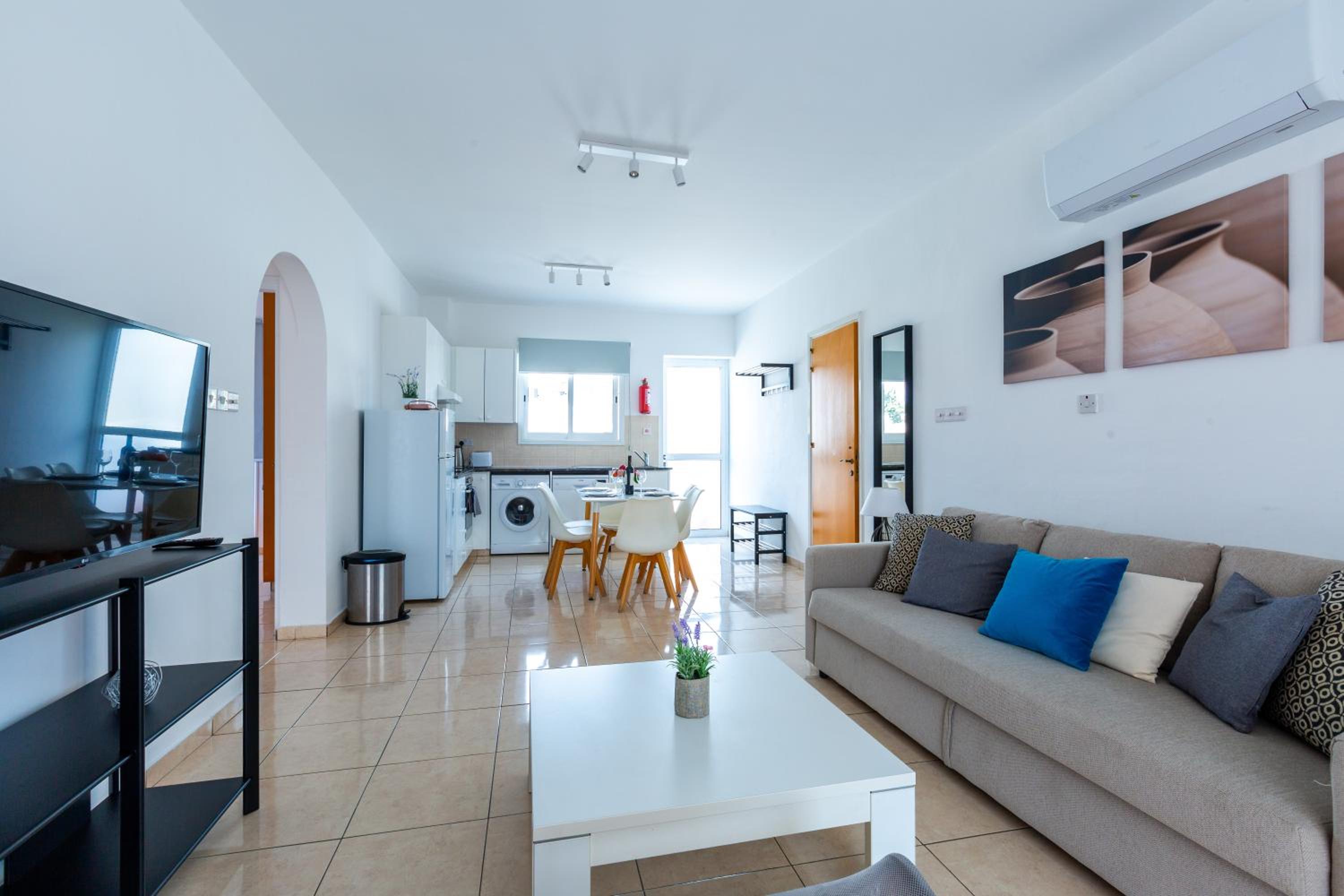 Beautiful 2 bed apartment in Paphos Cyprus