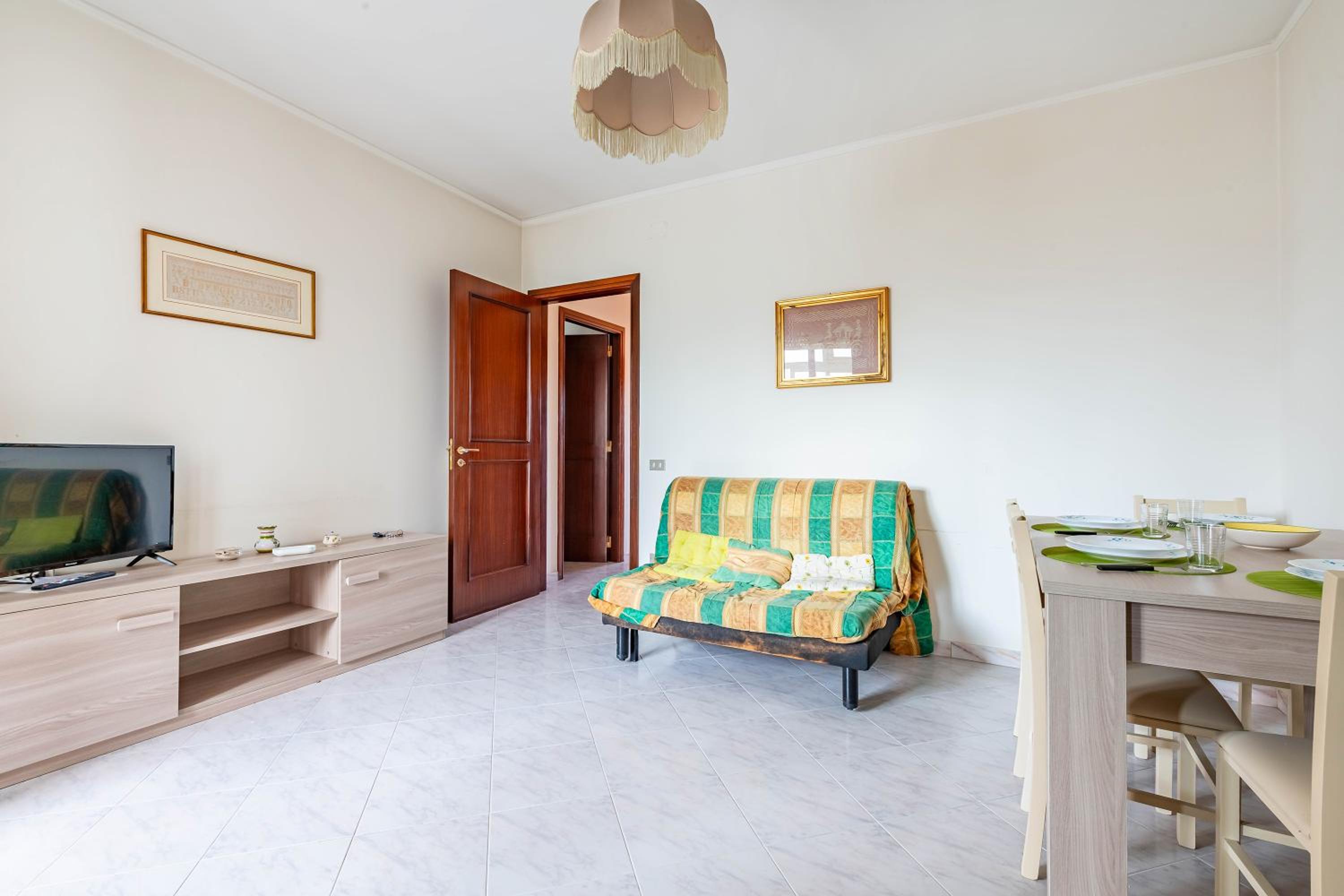 Porta Di Mare Apartment - Happy Rentals view 4