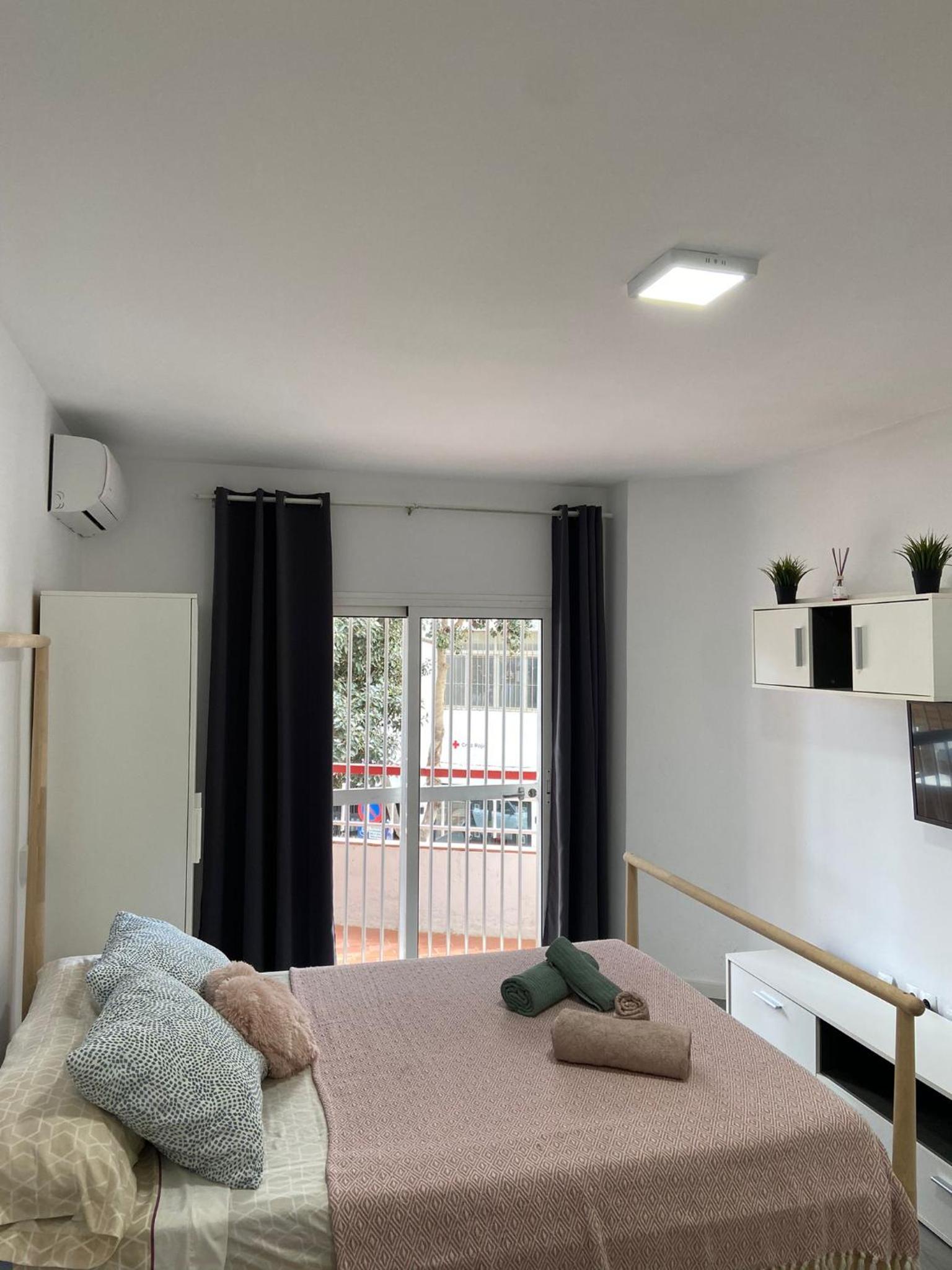 Apartamento Joan Miró con terraza en Torremolinos