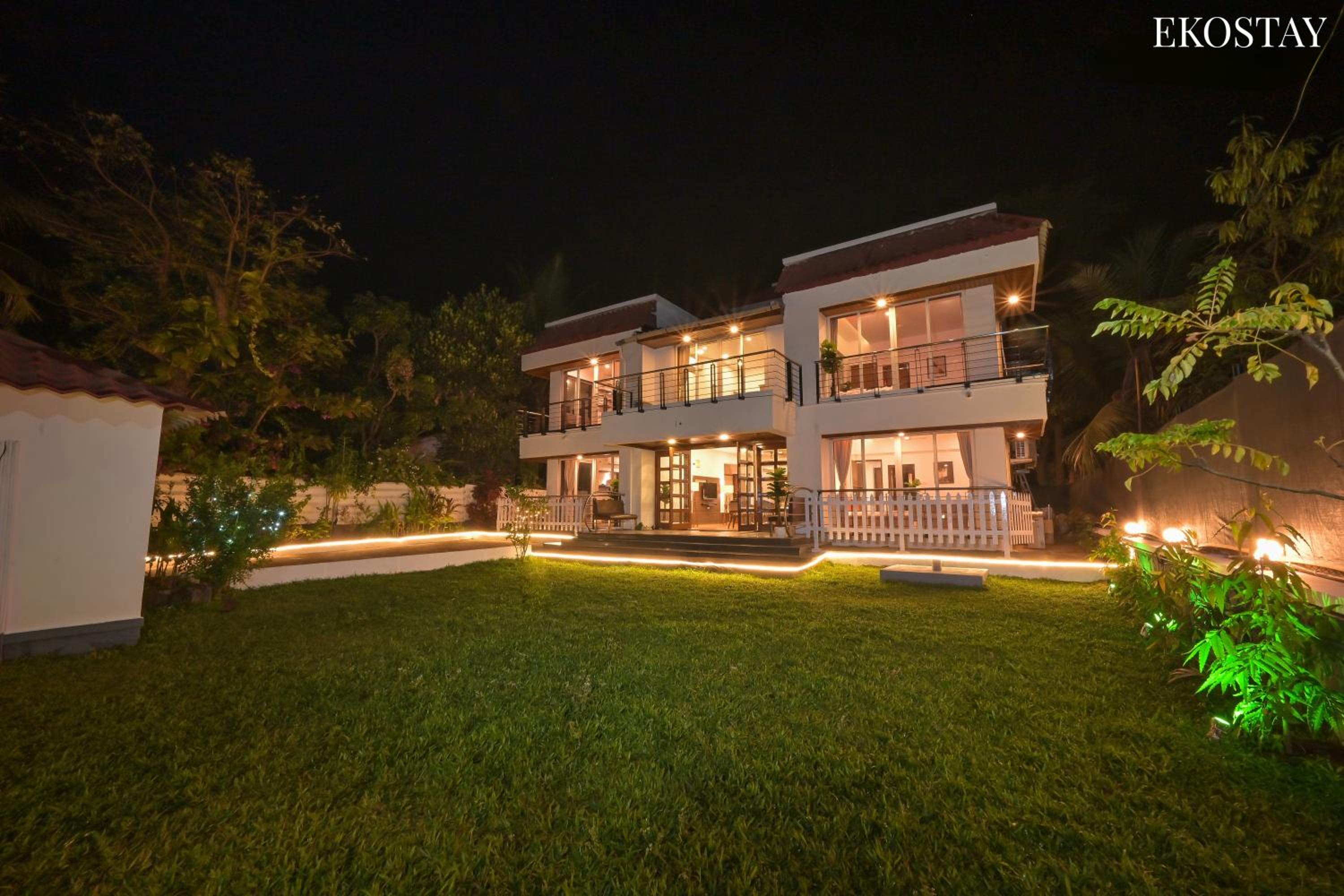 EKOSTAY Gold - Amara Villa view 2
