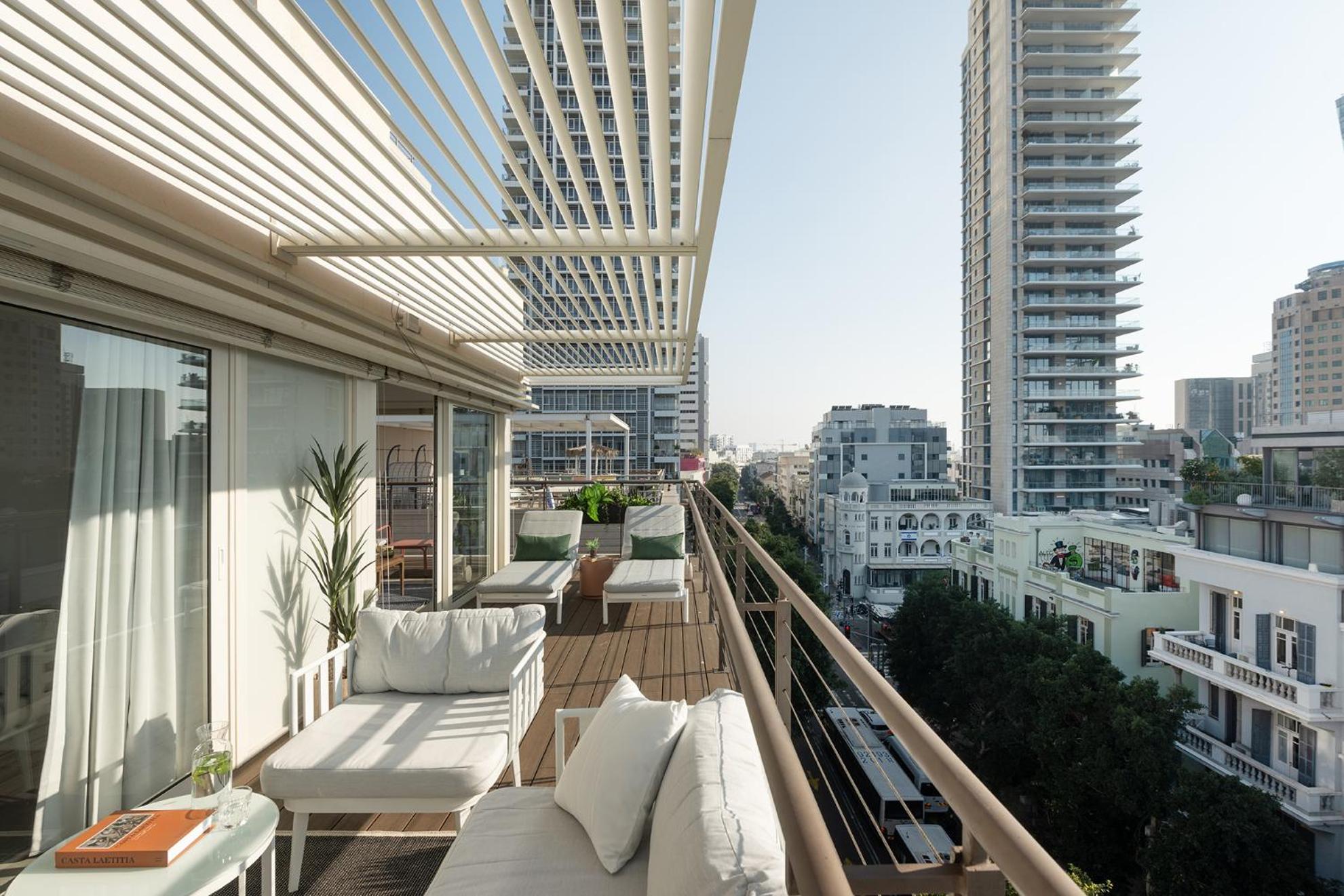 Mr Rothschild By TLV2GO view 2