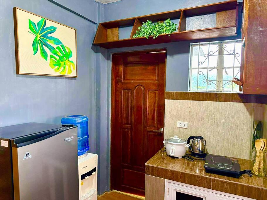 Penthouse Unit with OceanView, Wifi, Free Parking at Sonia's Island Stay view 2