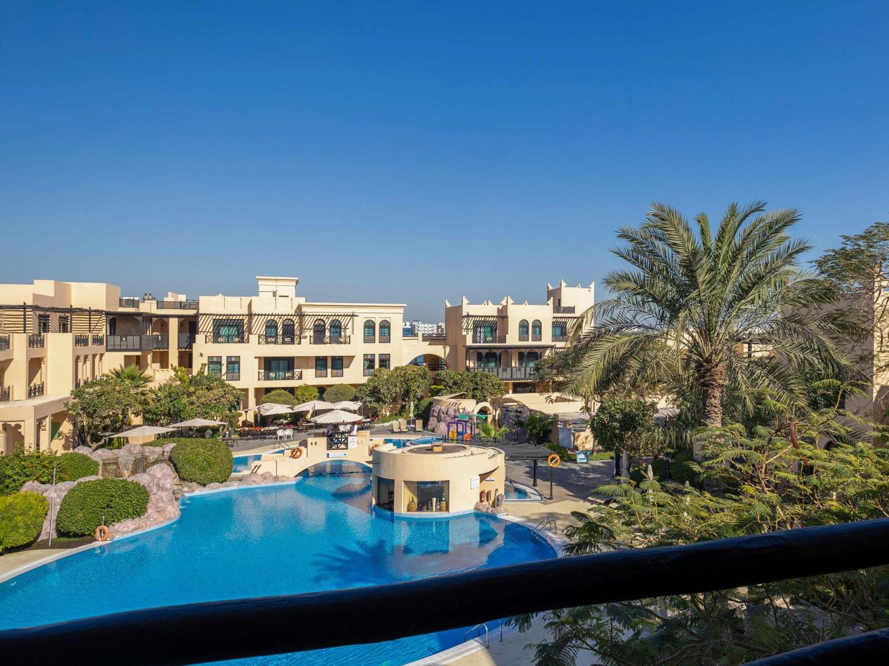 Pool & Wellness