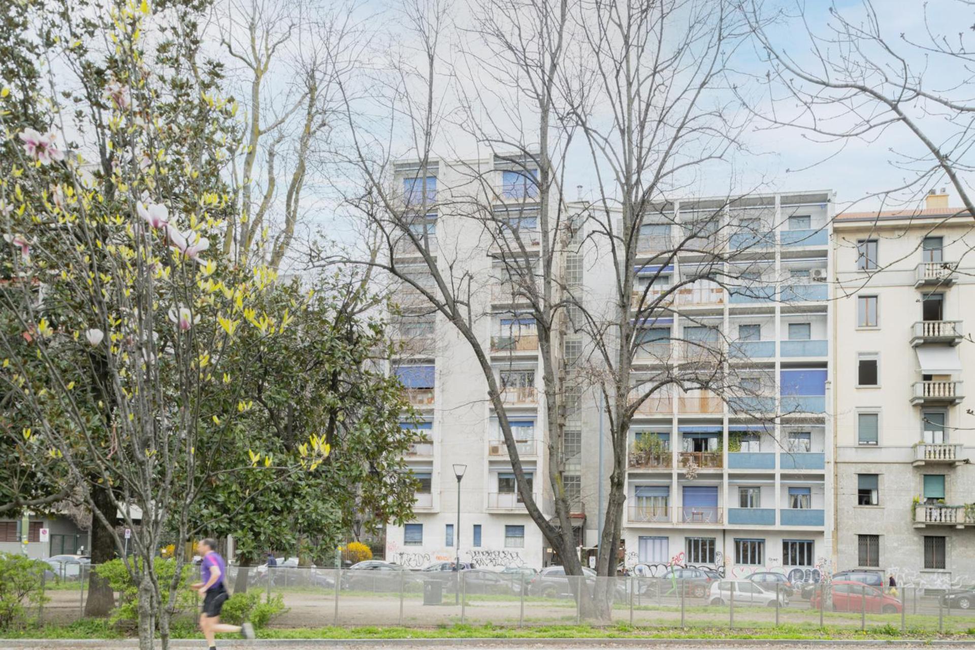Easylife - Milano - Coni Zugna 27 - Solari