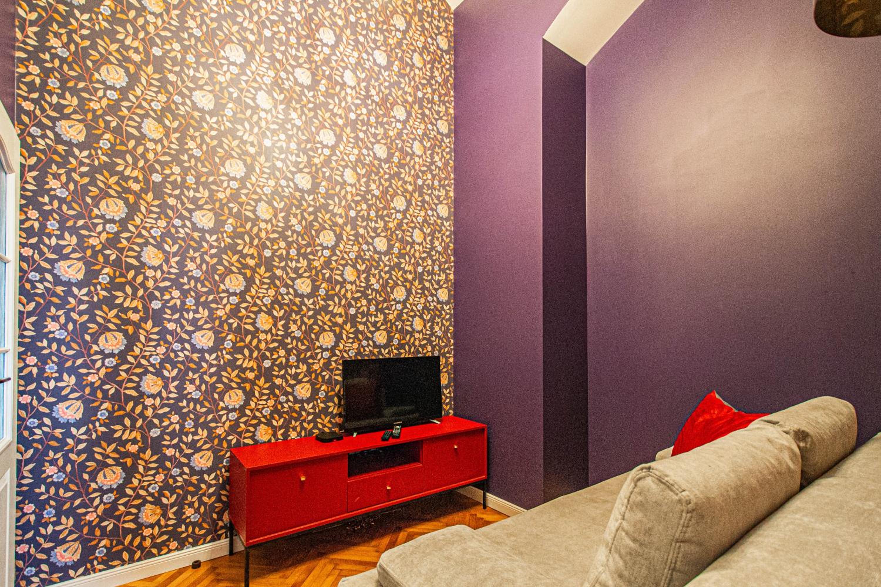 4BDR Old Town flat by Church of St Anne