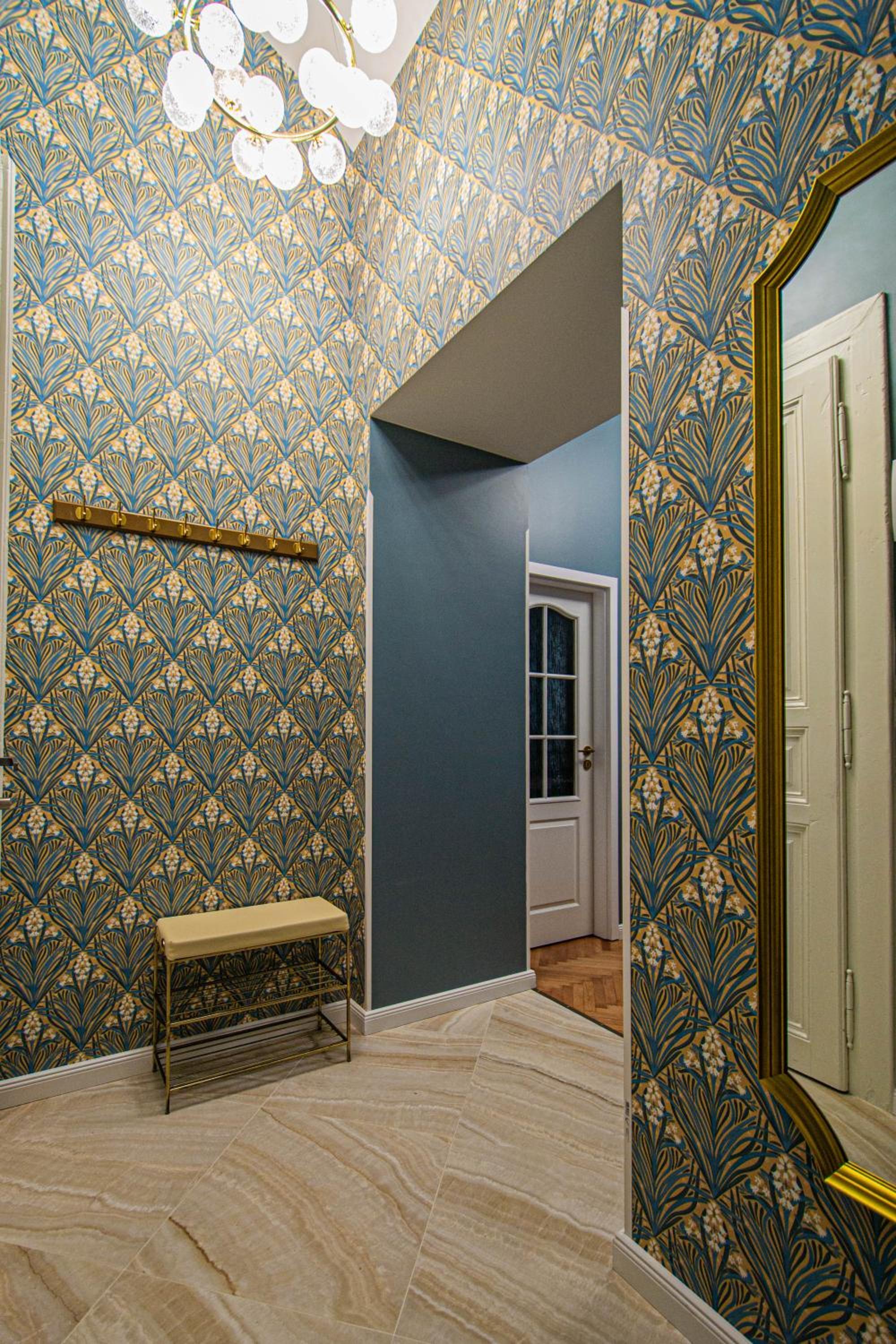 4BDR Old Town flat by Church of St Anne