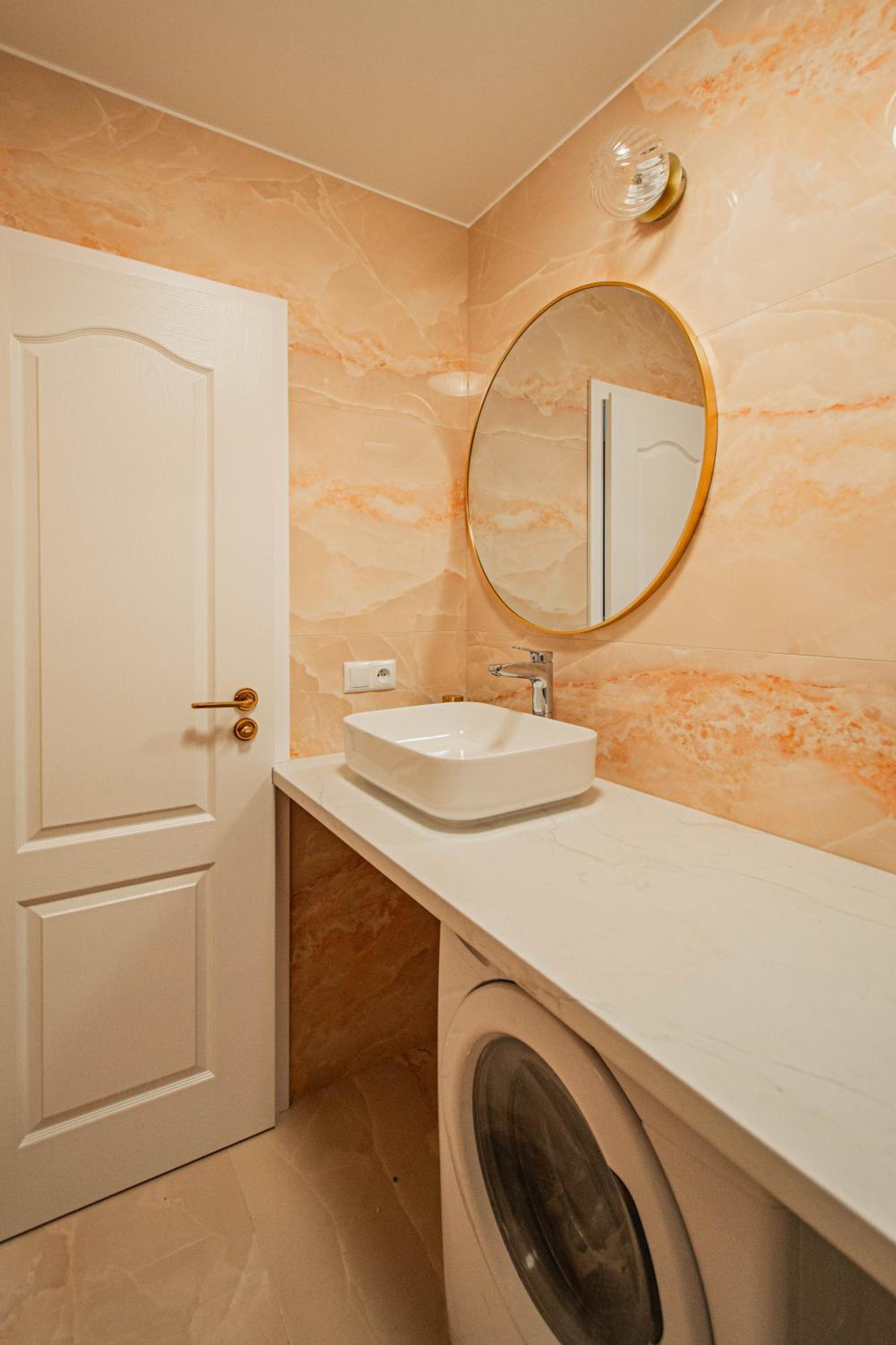 4BDR Old Town flat by Church of St Anne