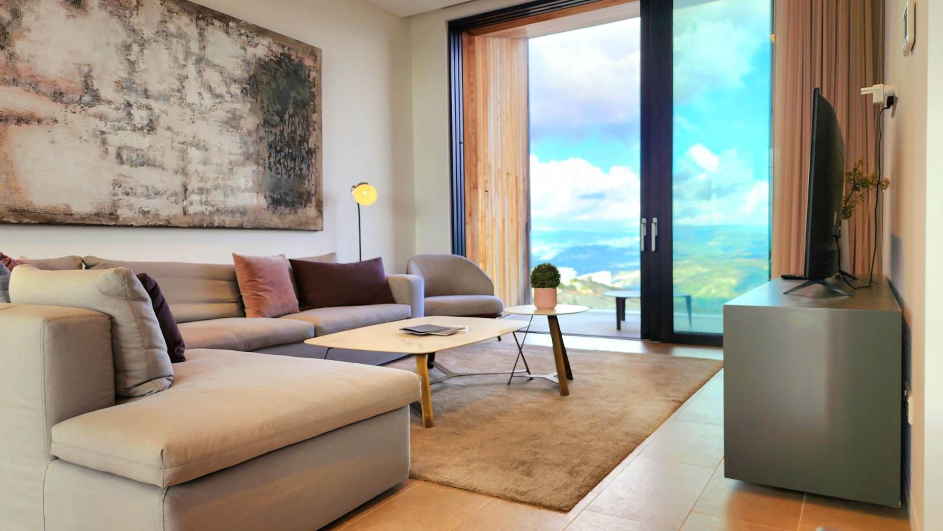CSS Celestial Minthis Luxury Golf House