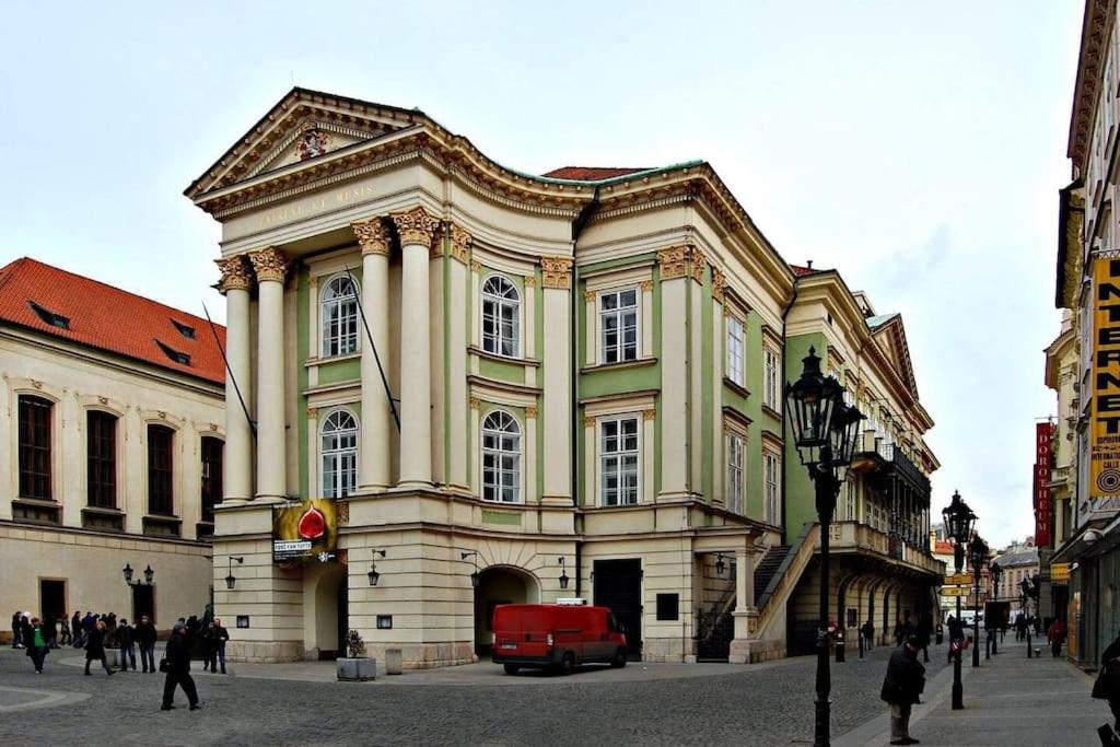 4BDR Old Town flat by Church of St Anne