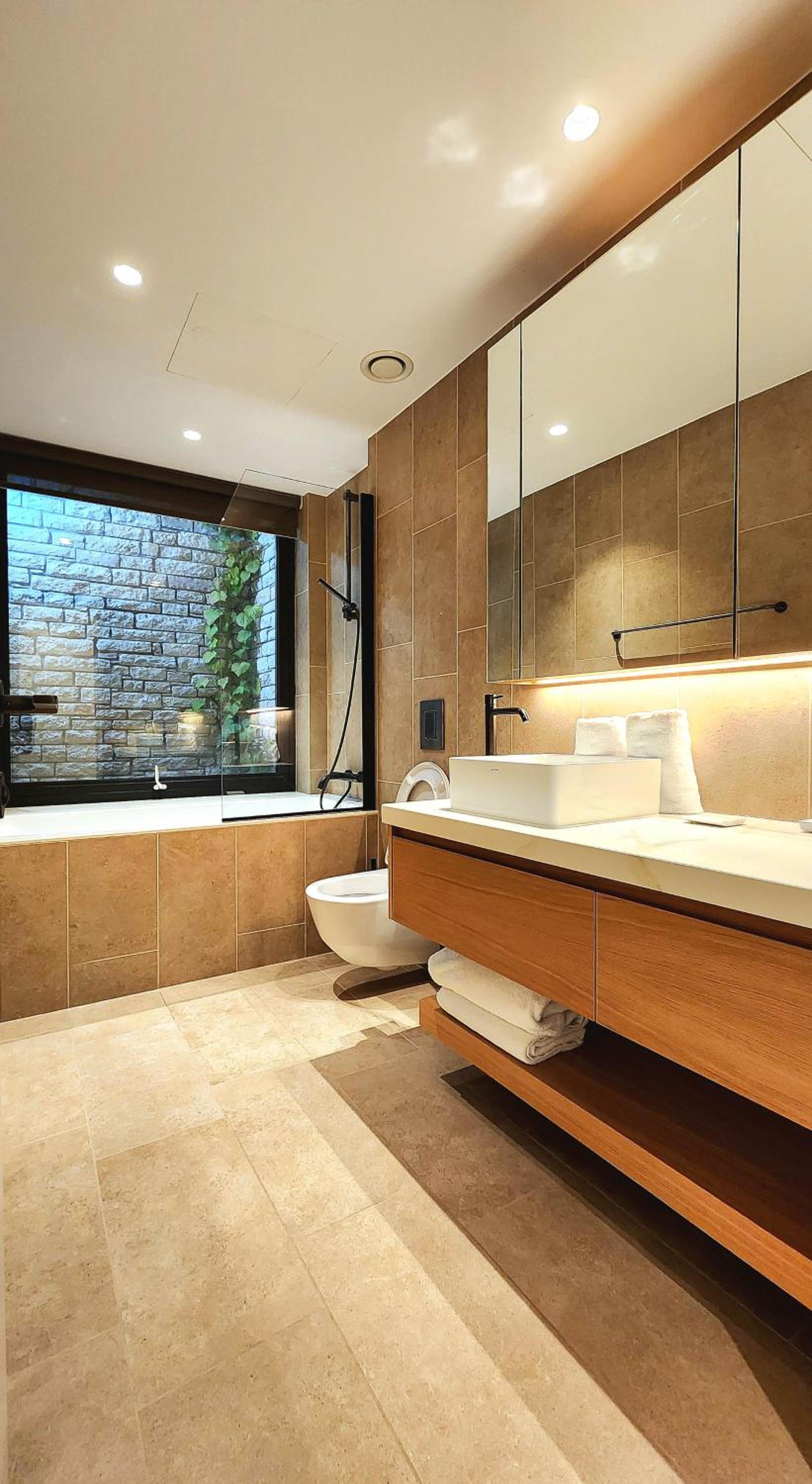 CSS Celestial Minthis Luxury Golf House