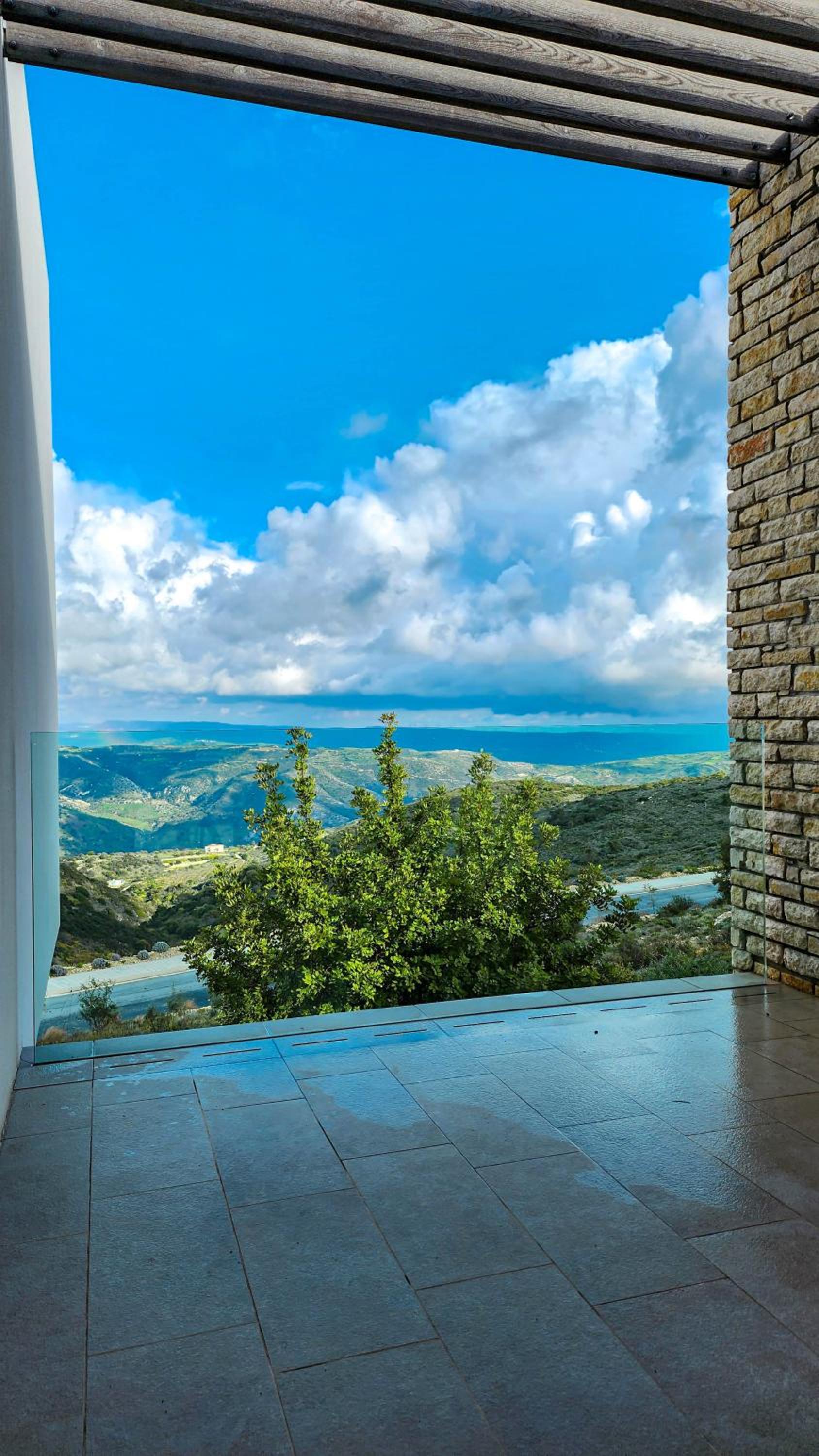 CSS Celestial Minthis Luxury Golf House