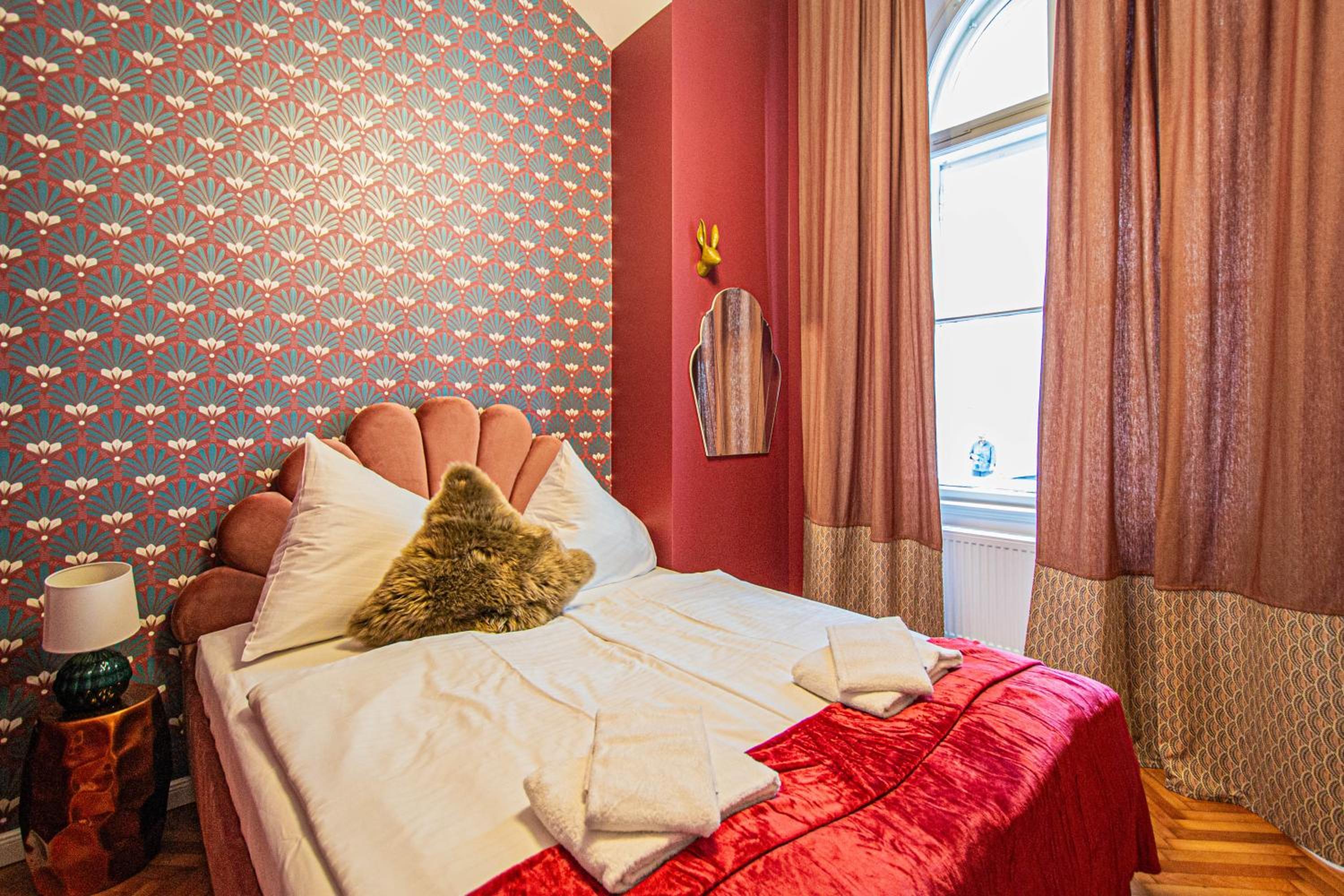 4BDR Old Town flat by Church of St Anne