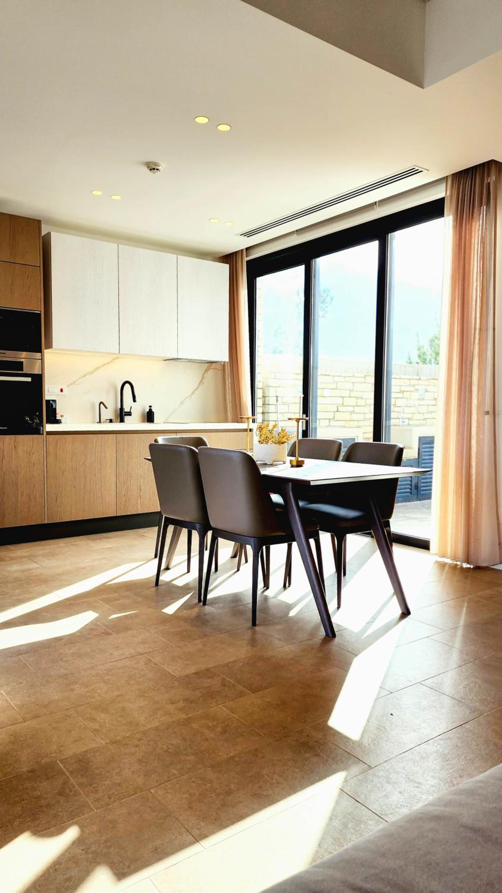 CSS Celestial Minthis Luxury Golf House