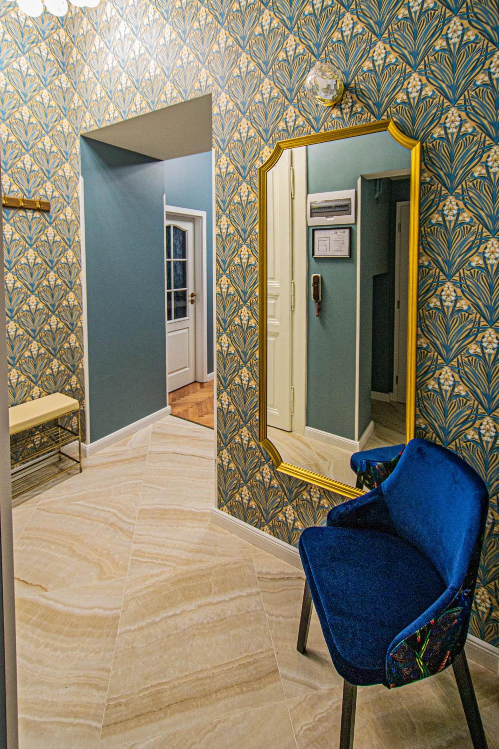 4BDR Old Town flat by Church of St Anne