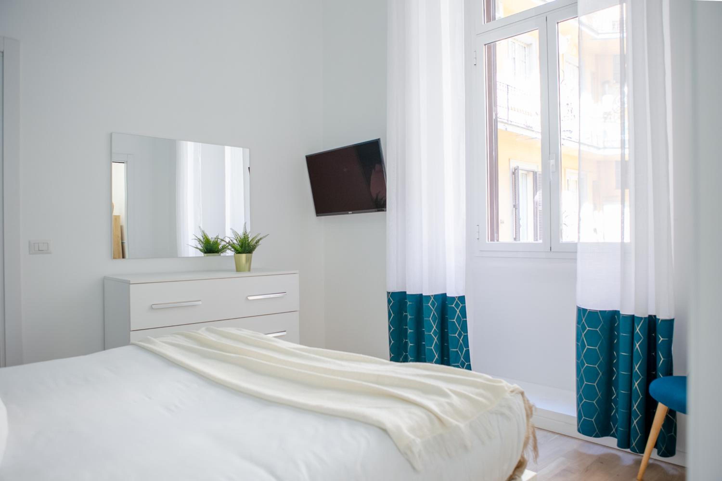 Parisi apt