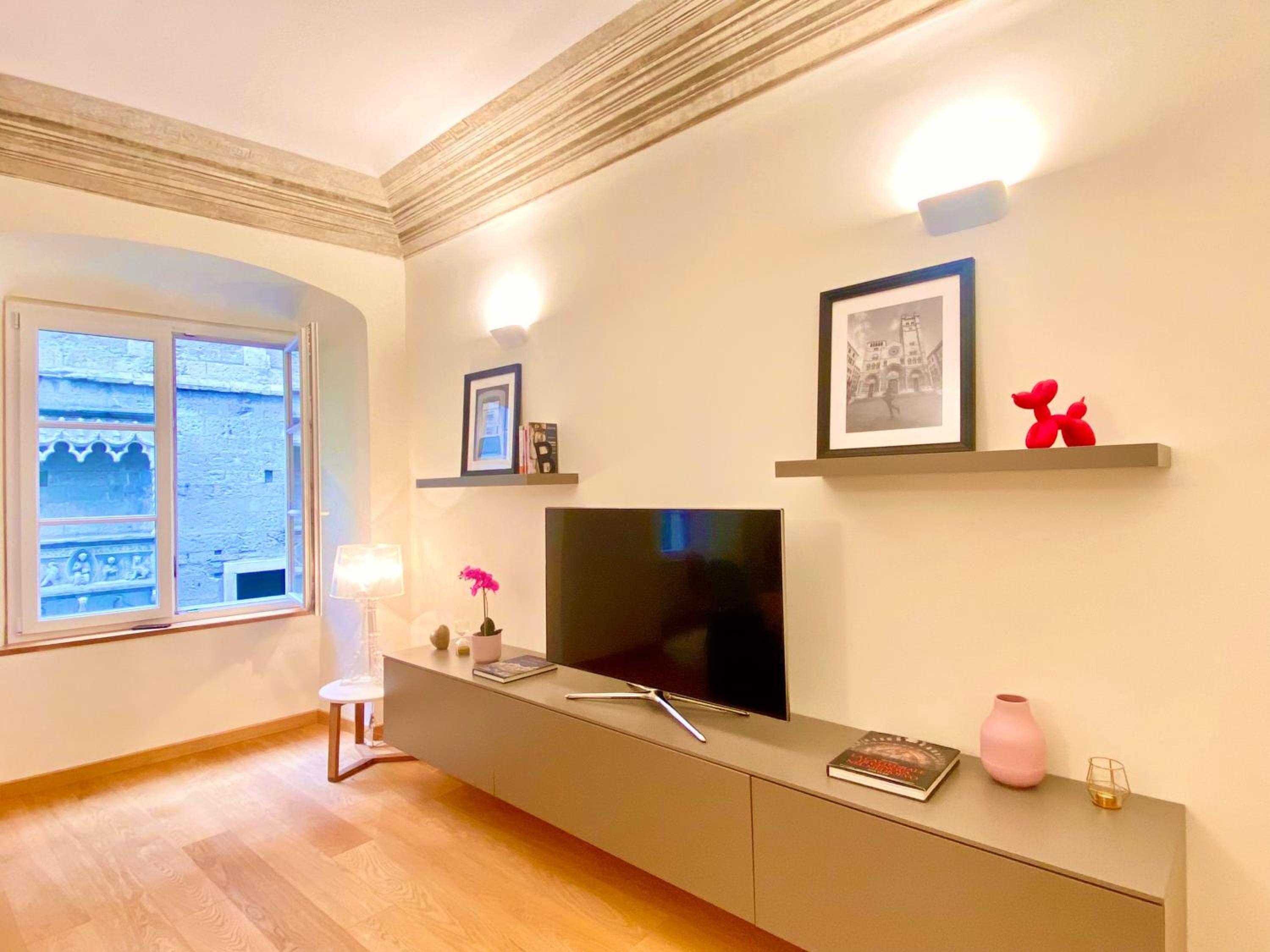 Stunning San Lorenzo 19 Apt - Rolli Palace - Free Private Parking Included!