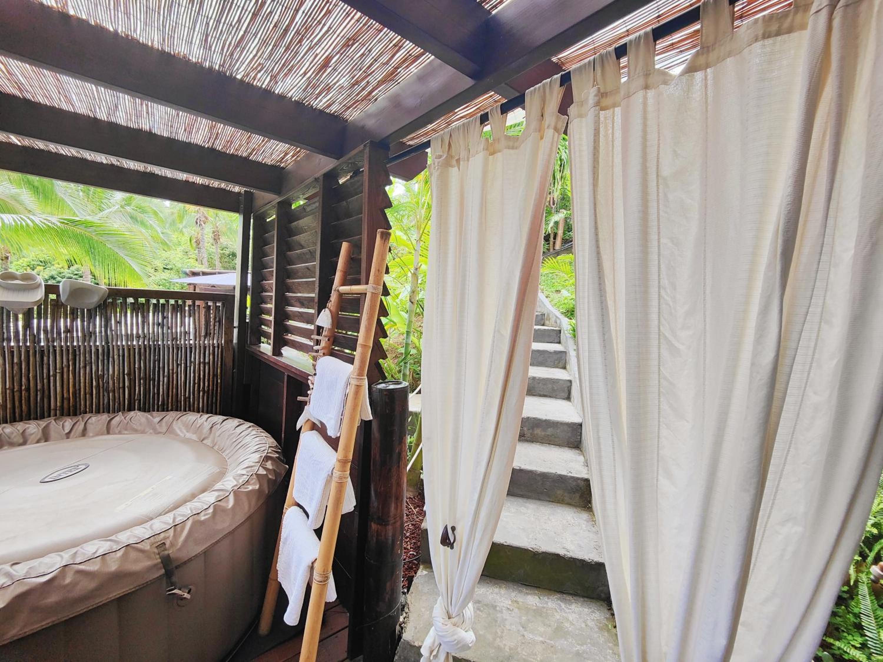OHANA Jungle Lodges