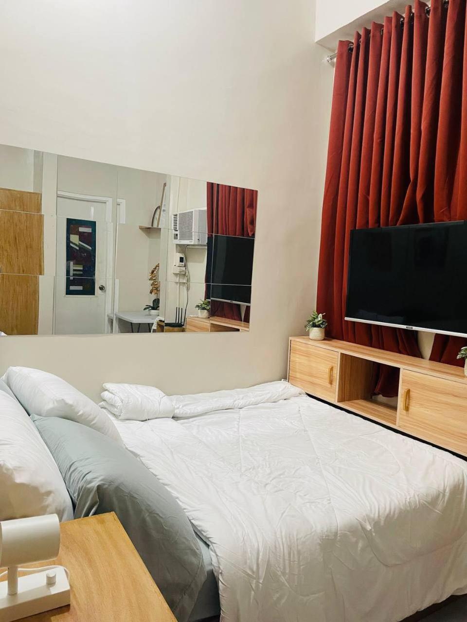 Cozy 1BR Unit with Full Bathroom,Kitchen, Wifi at Sonia's Island Stay view 5