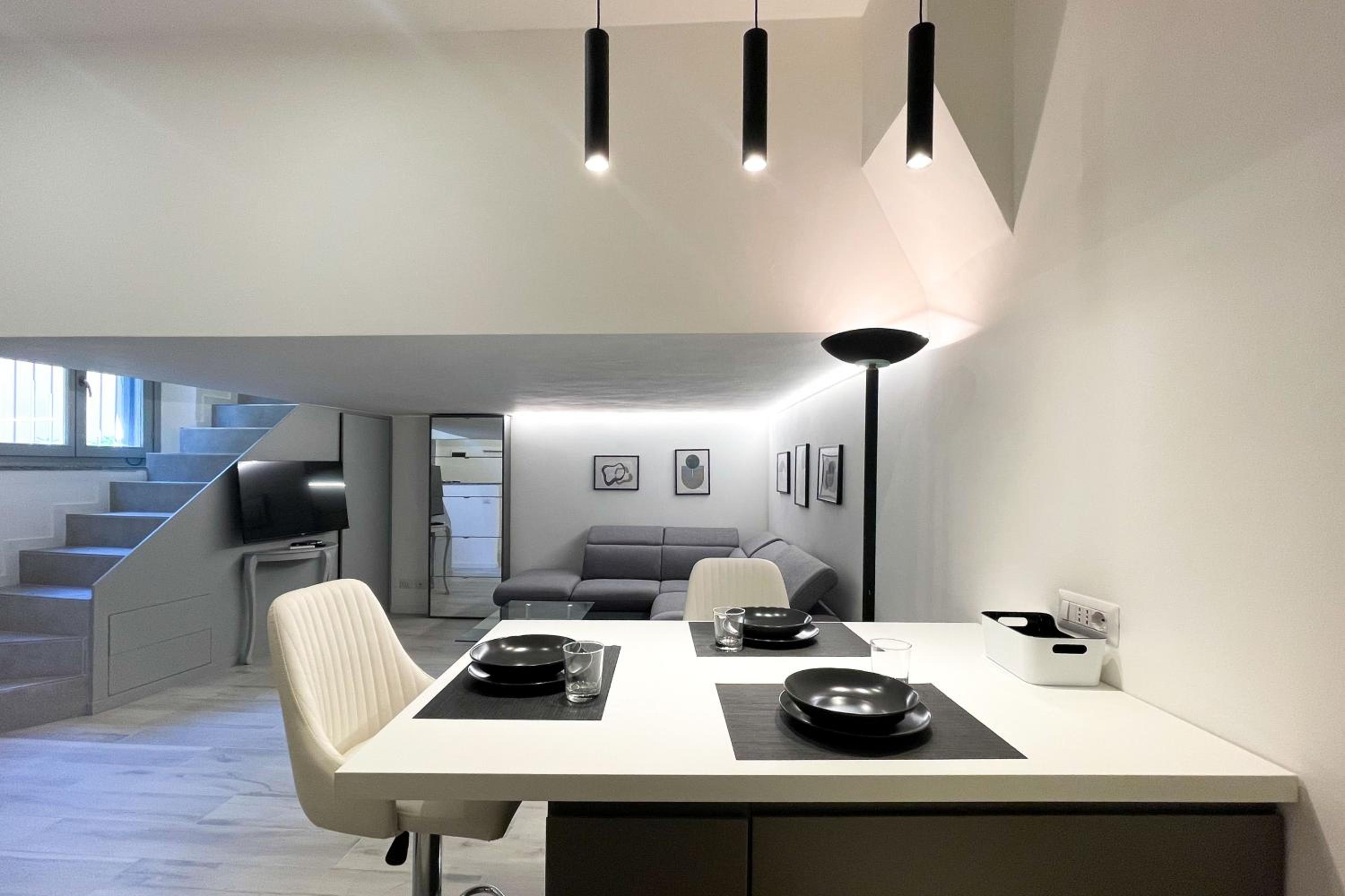 Elegant and Silent Loft in the center of Milan