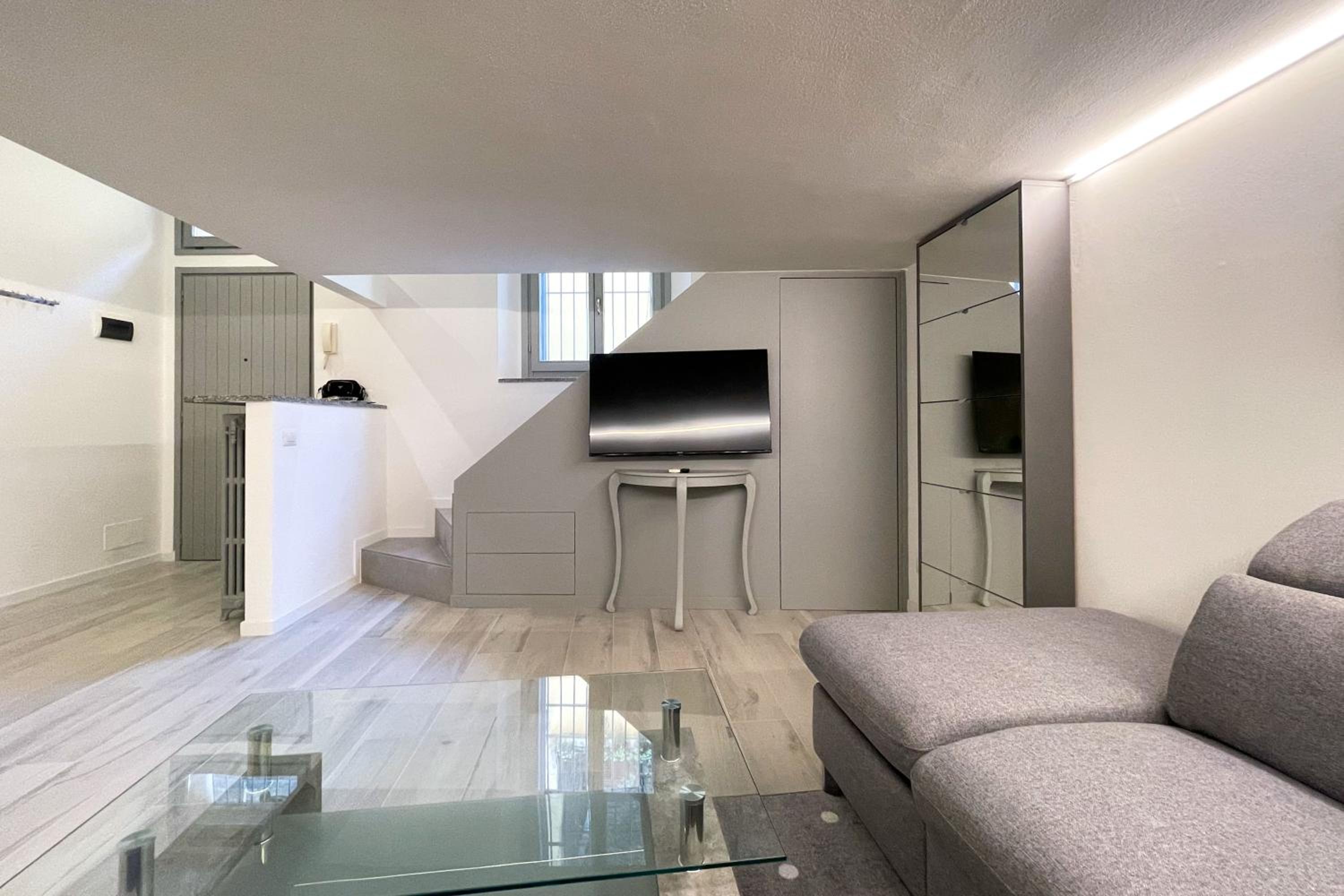 Elegant and Silent Loft in the center of Milan