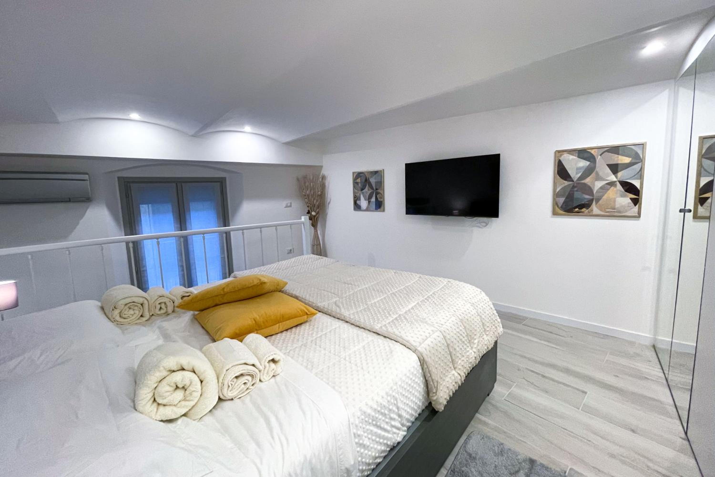 Elegant and Silent Loft in the center of Milan