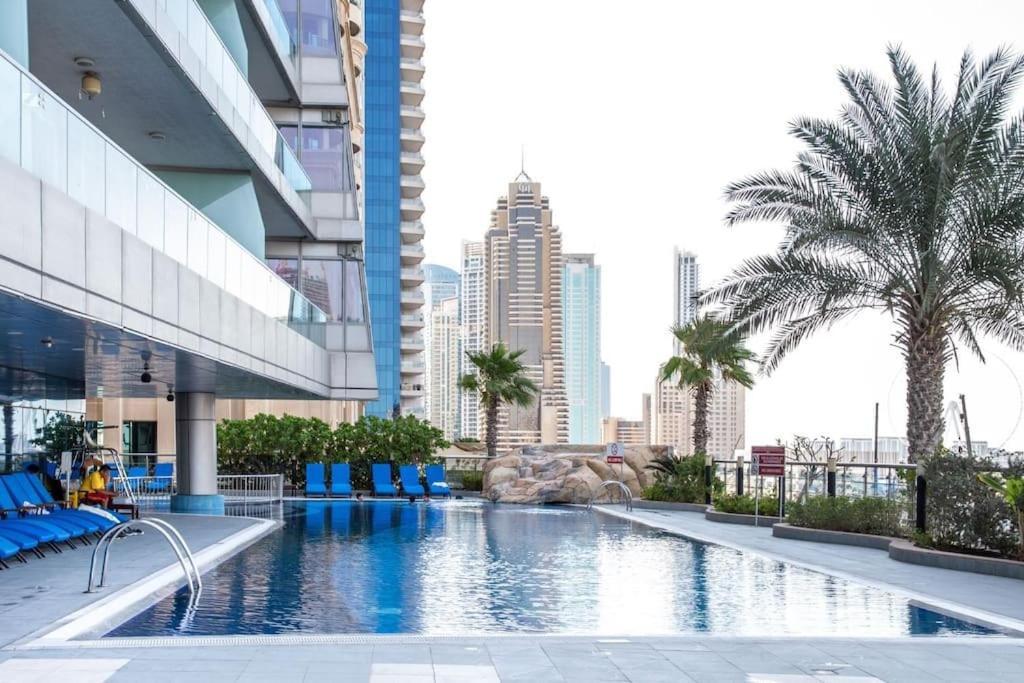 Frank Porter - Ocean Heights, Dubai Marina