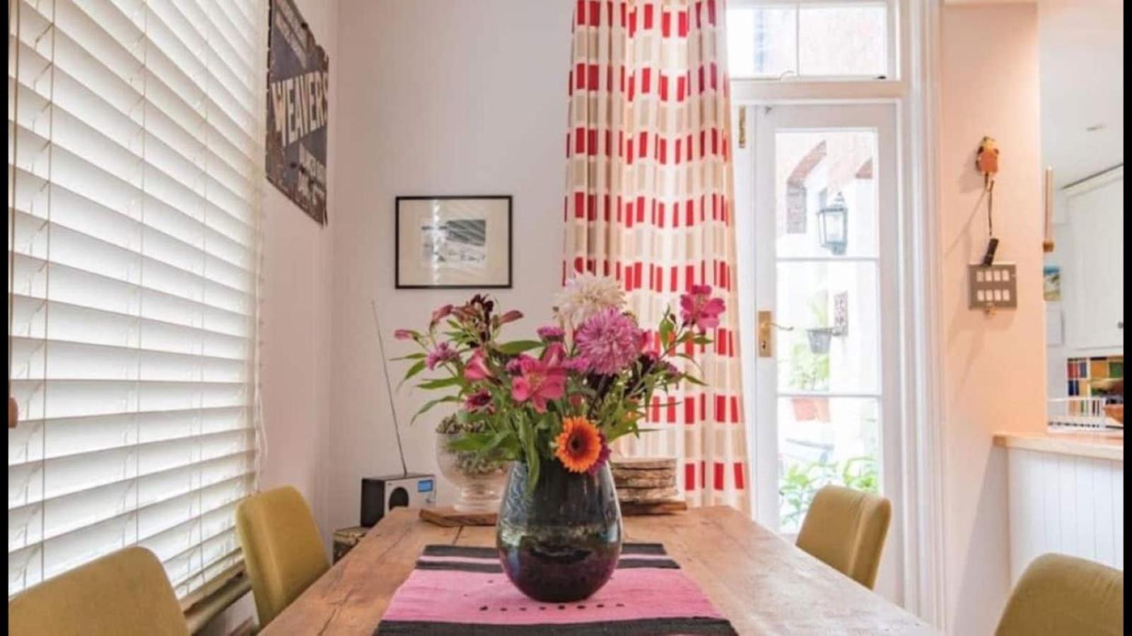 Maple Cottage, Canterbury - Little City Gem view 4