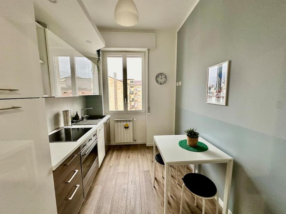 Light star lake en Como — kitchen