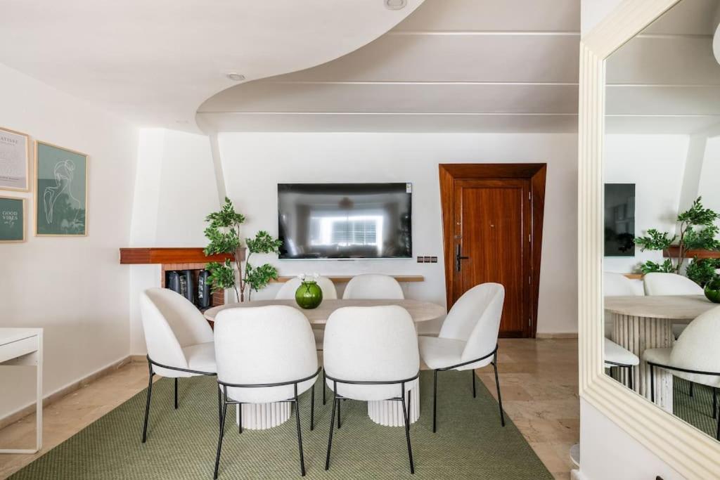 2 Bedrooms Casablanca City Center