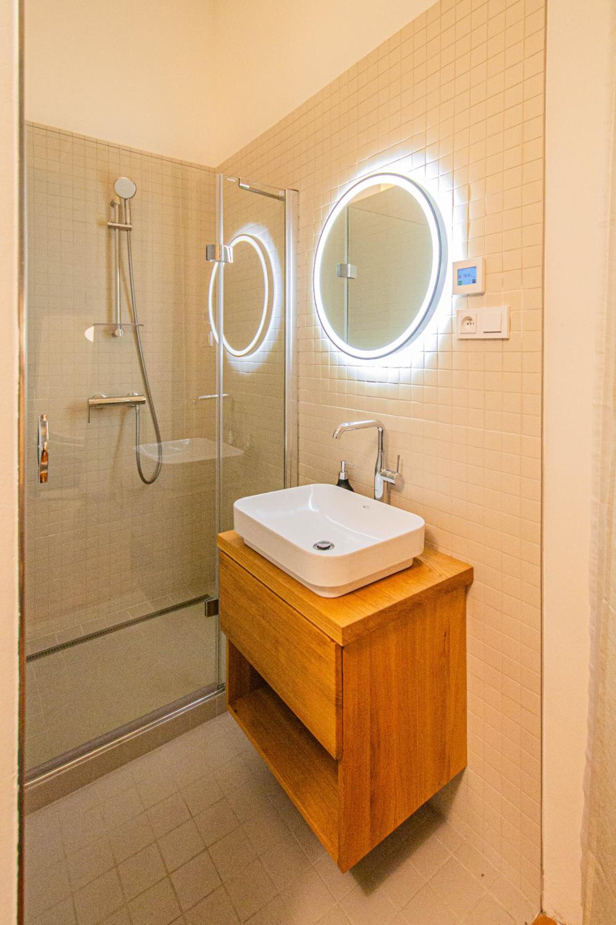3BDR main square spacious designed apartment