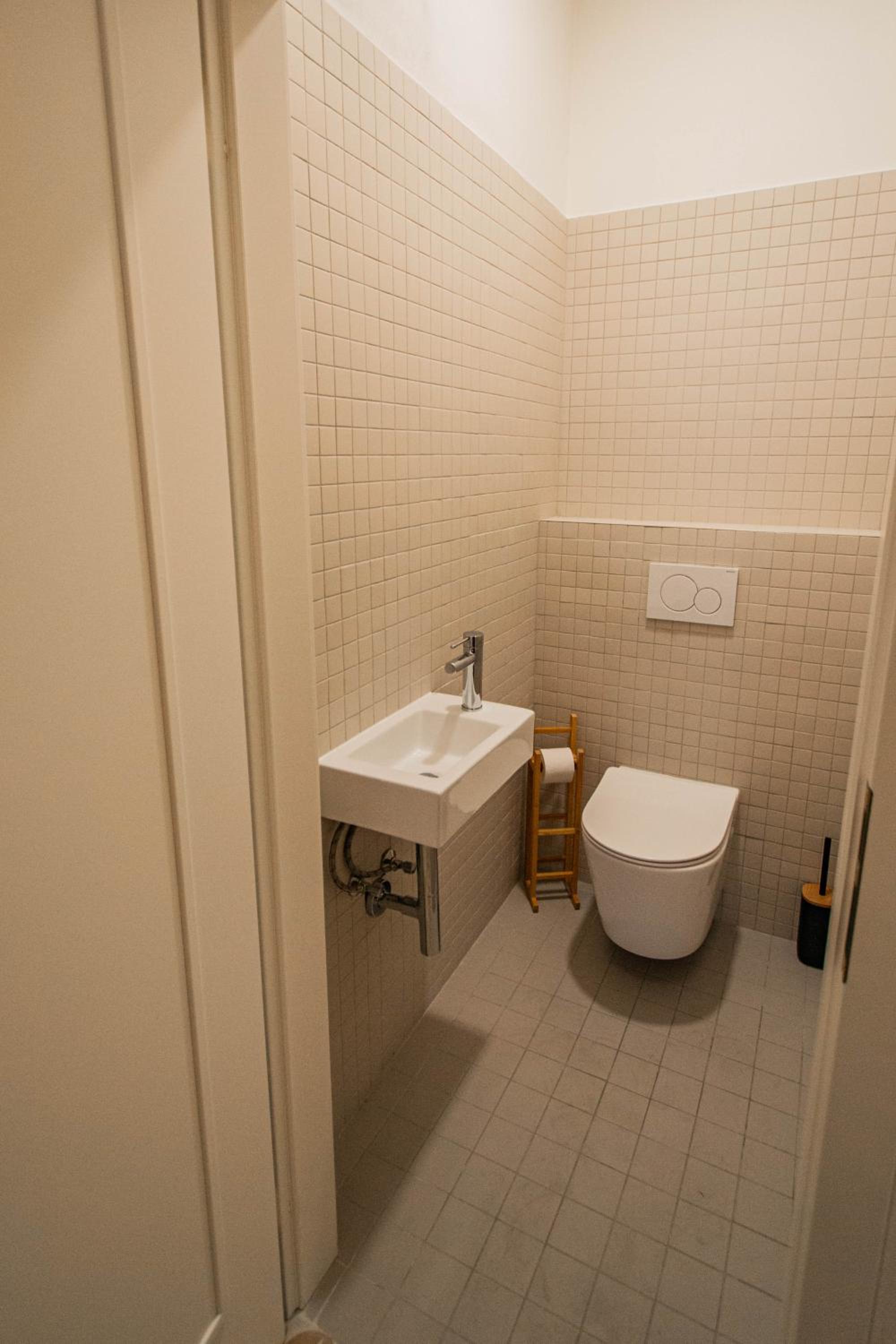 3BDR main square spacious designed apartment