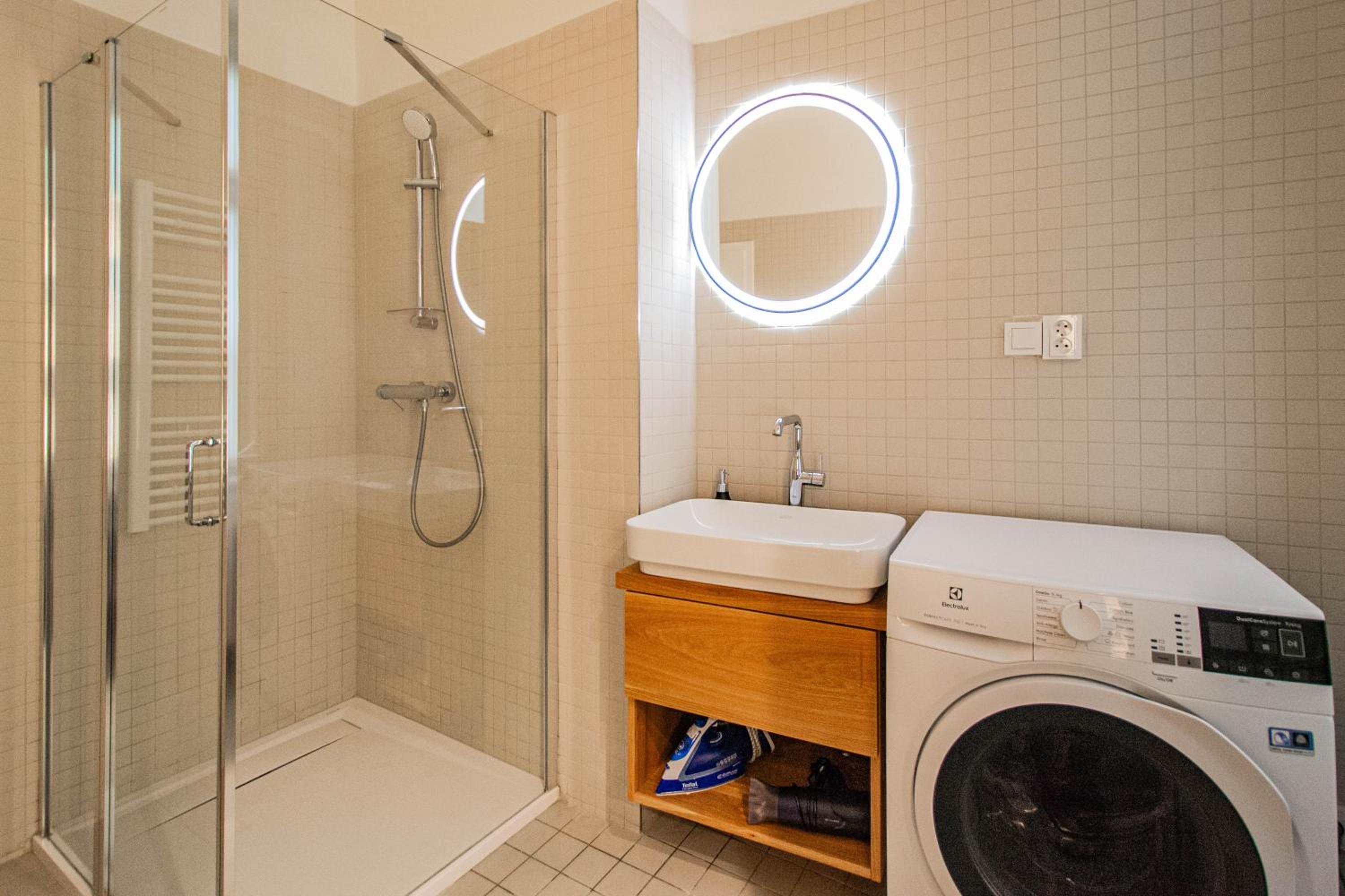 3BDR main square spacious designed apartment