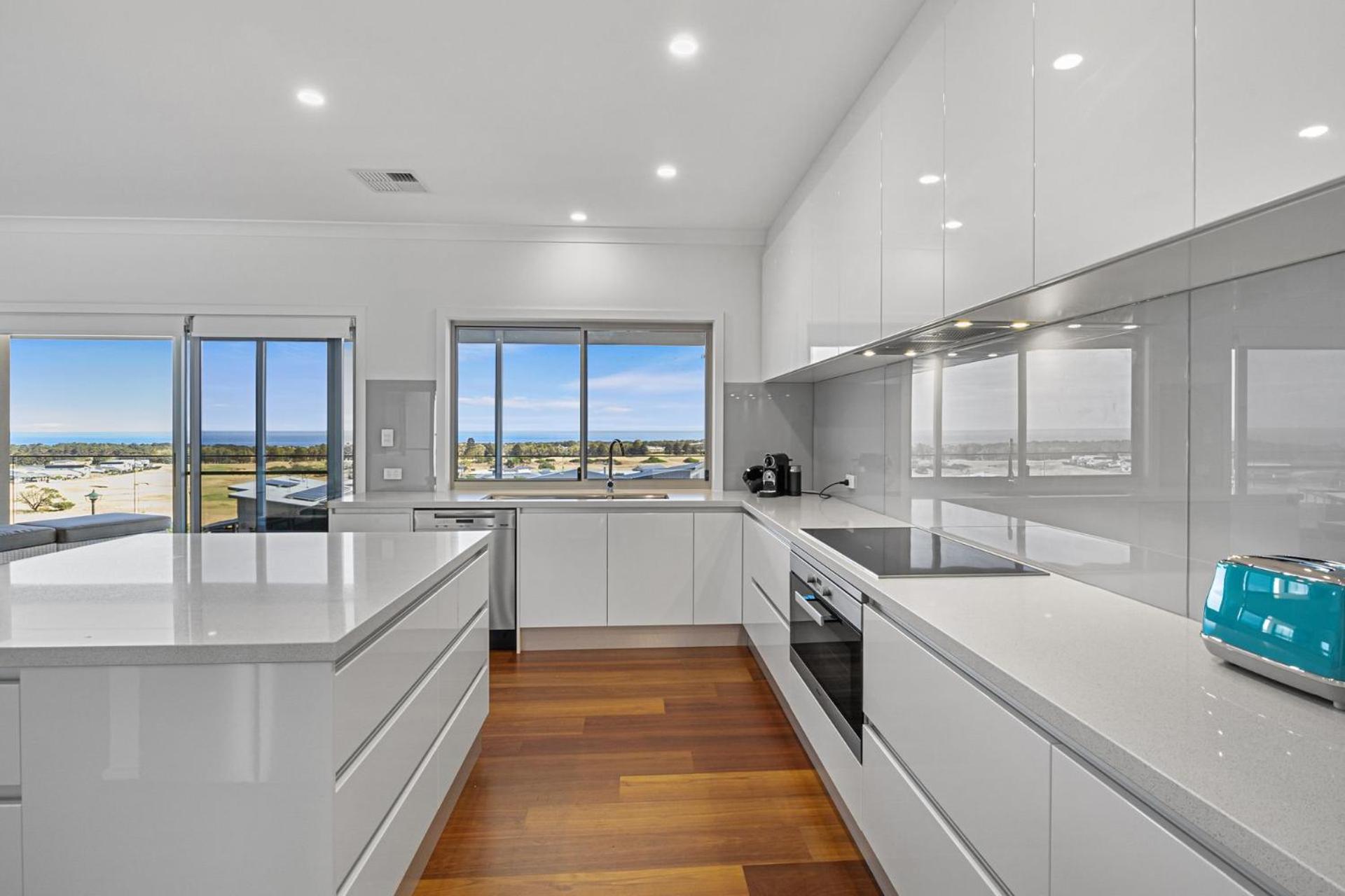 Sunset Retreat at Birkdale - 44 Birkdale Street