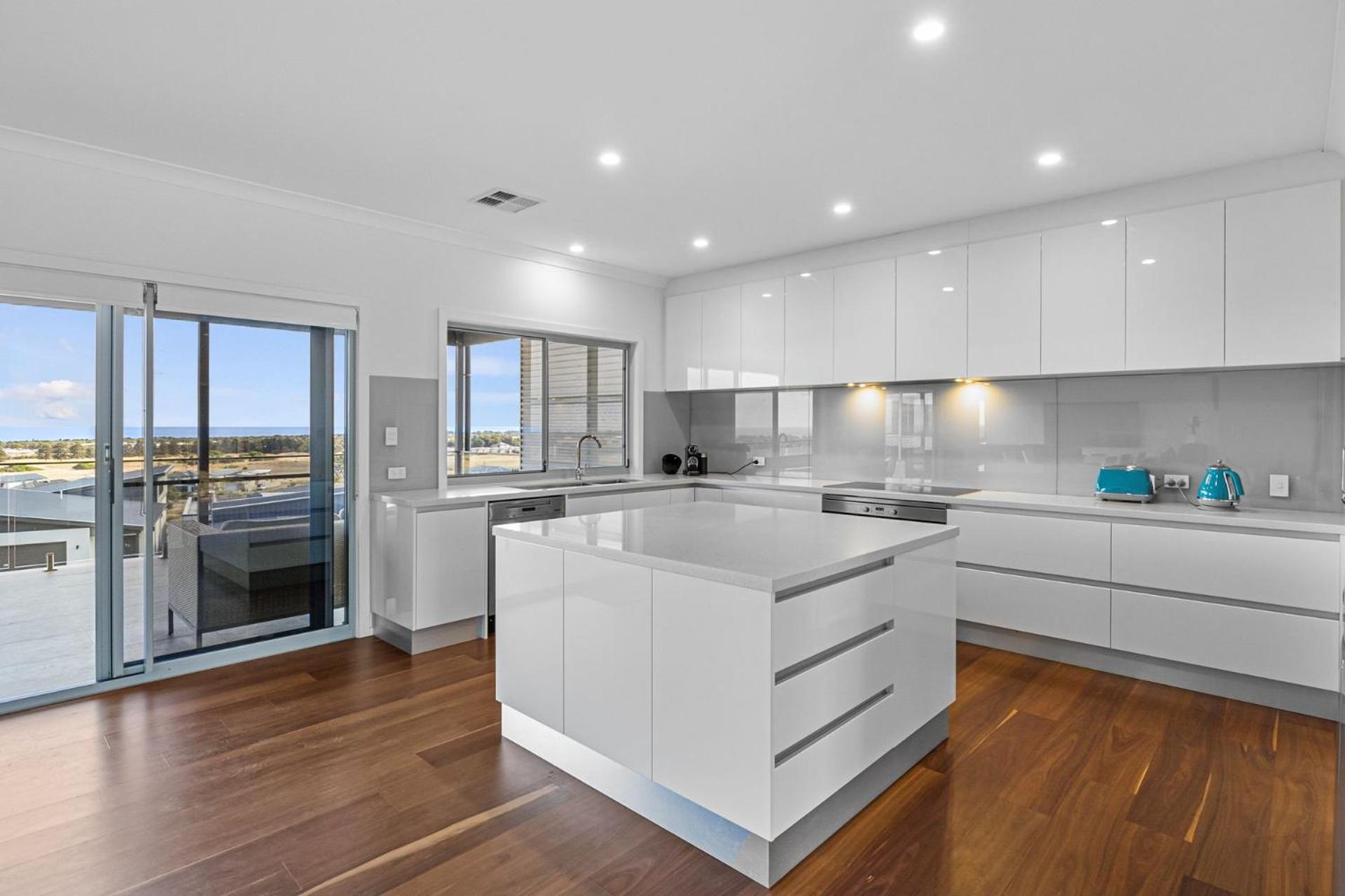 Sunset Retreat at Birkdale - 44 Birkdale Street