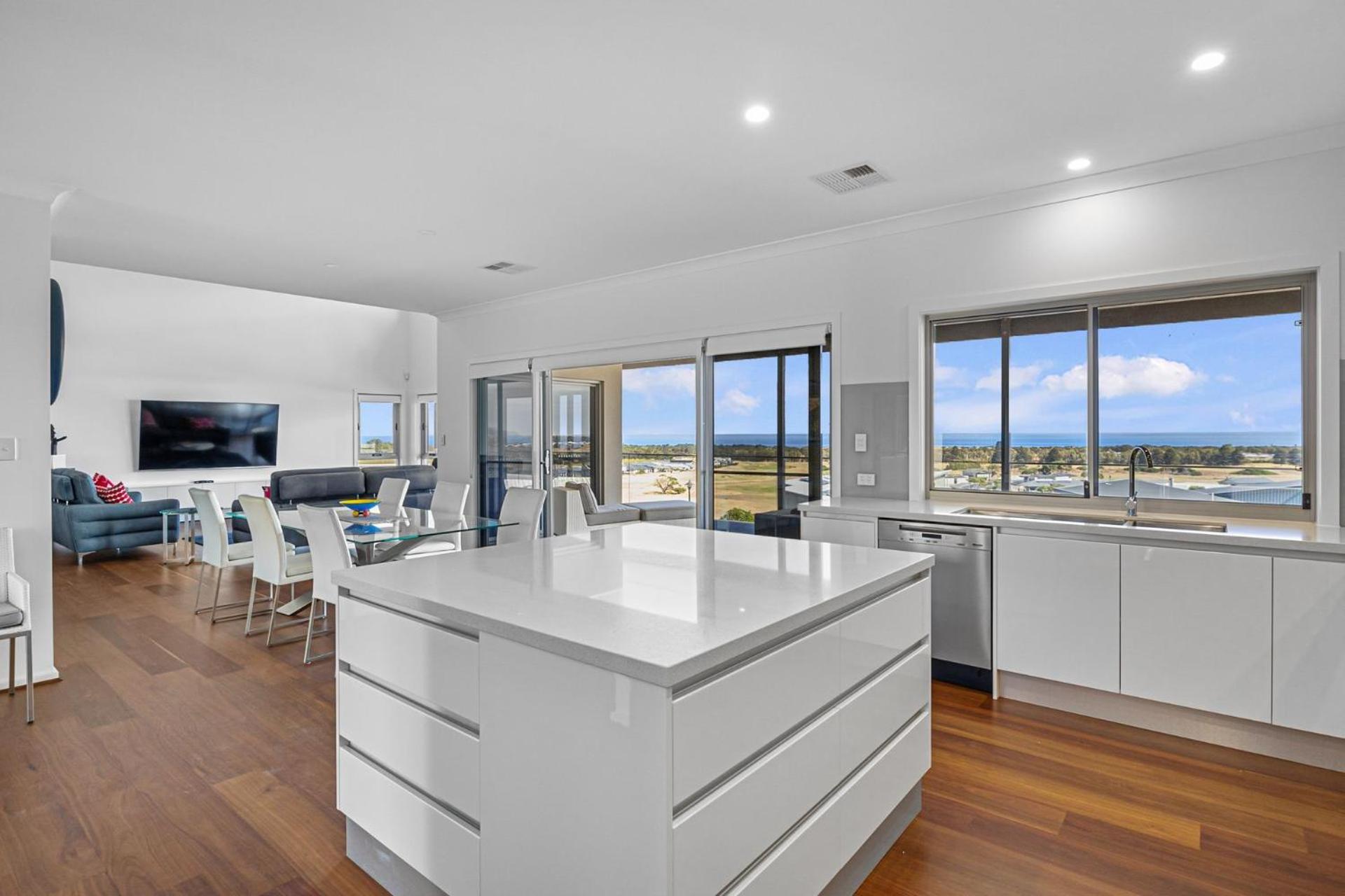 Sunset Retreat at Birkdale - 44 Birkdale Street