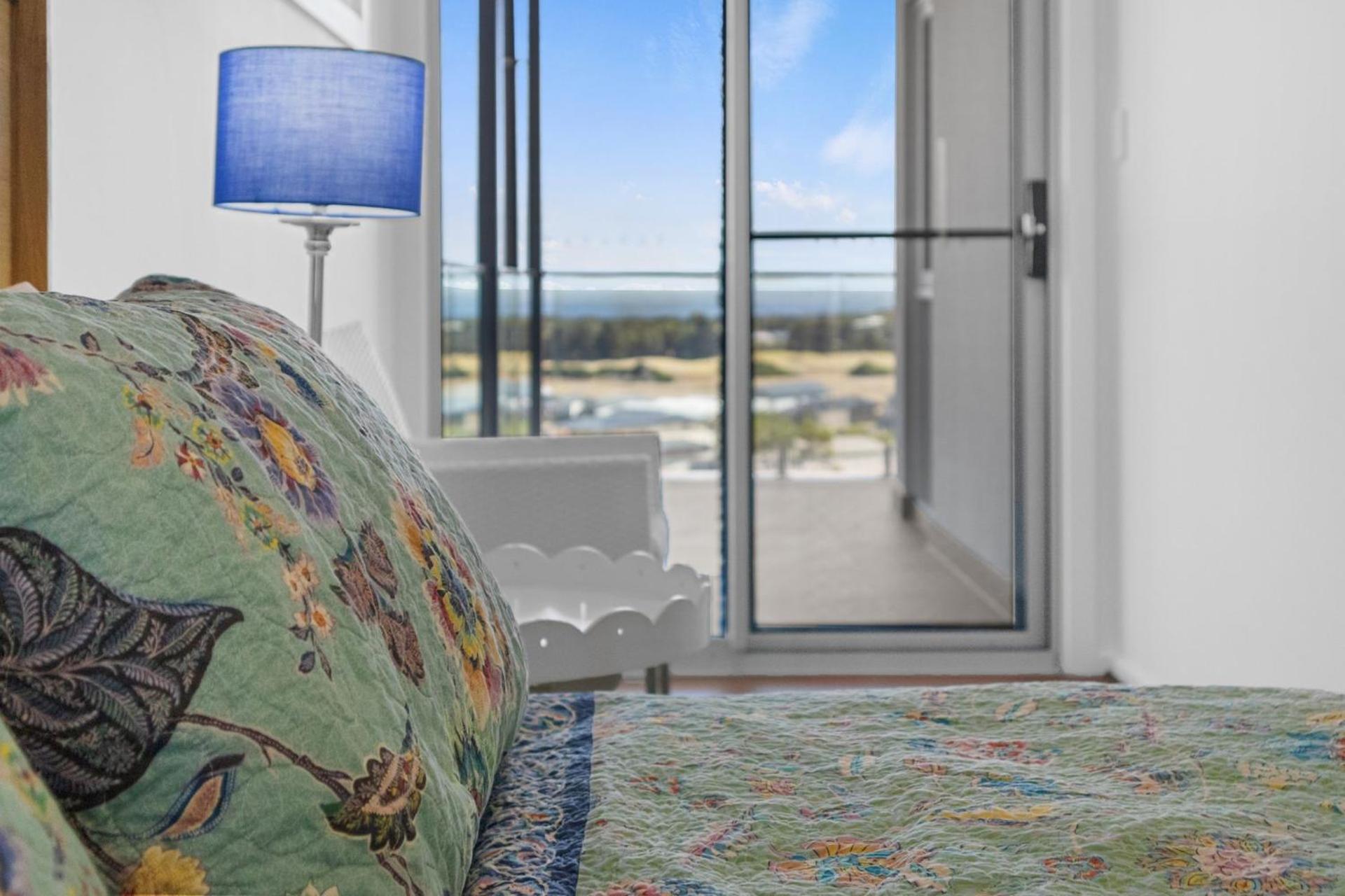 Sunset Retreat at Birkdale - 44 Birkdale Street