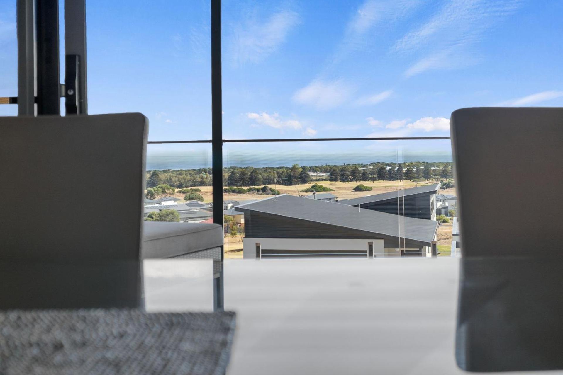 Sunset Retreat at Birkdale - 44 Birkdale Street
