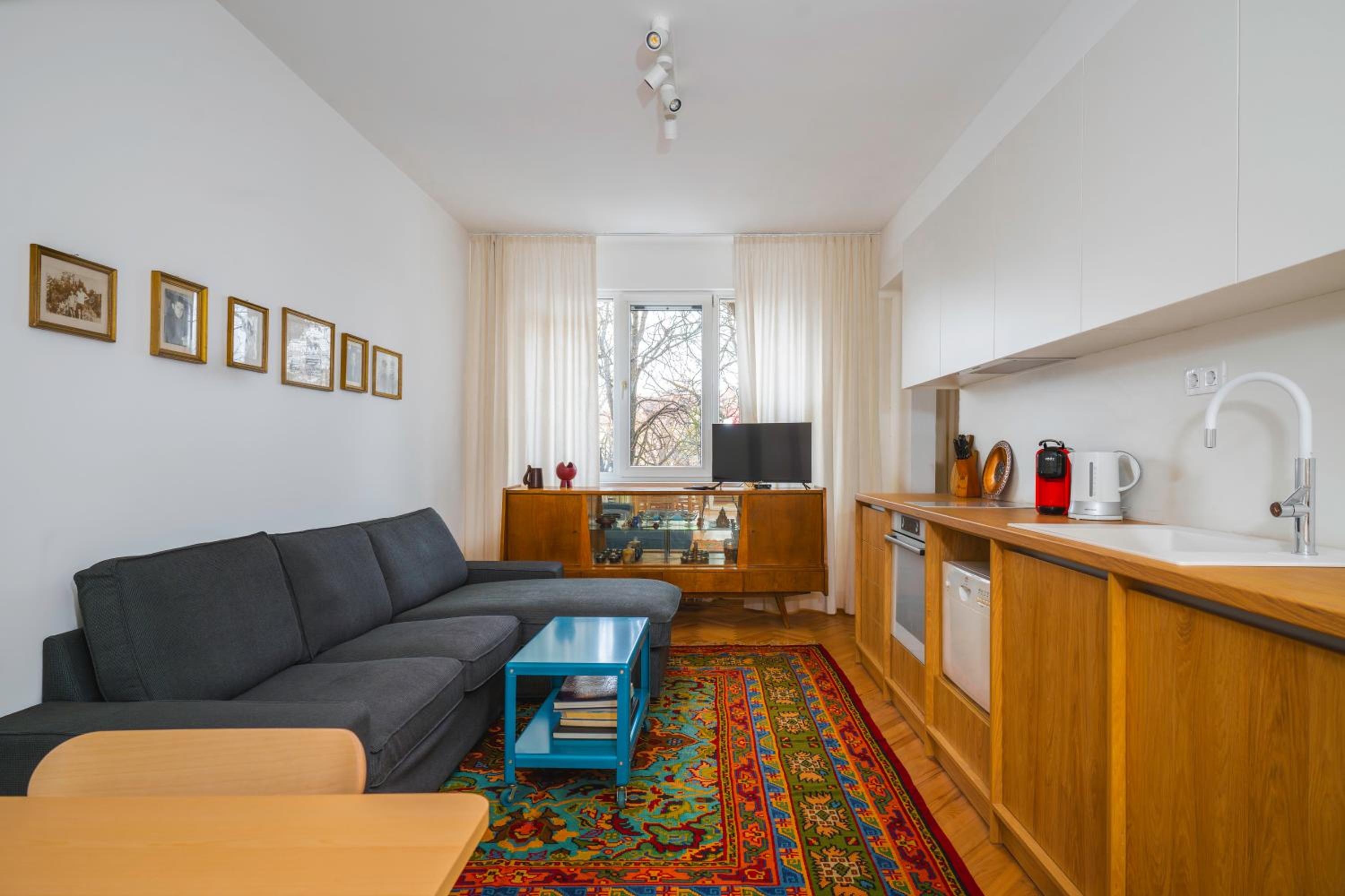 The Vintage Spot - 2BD Flat