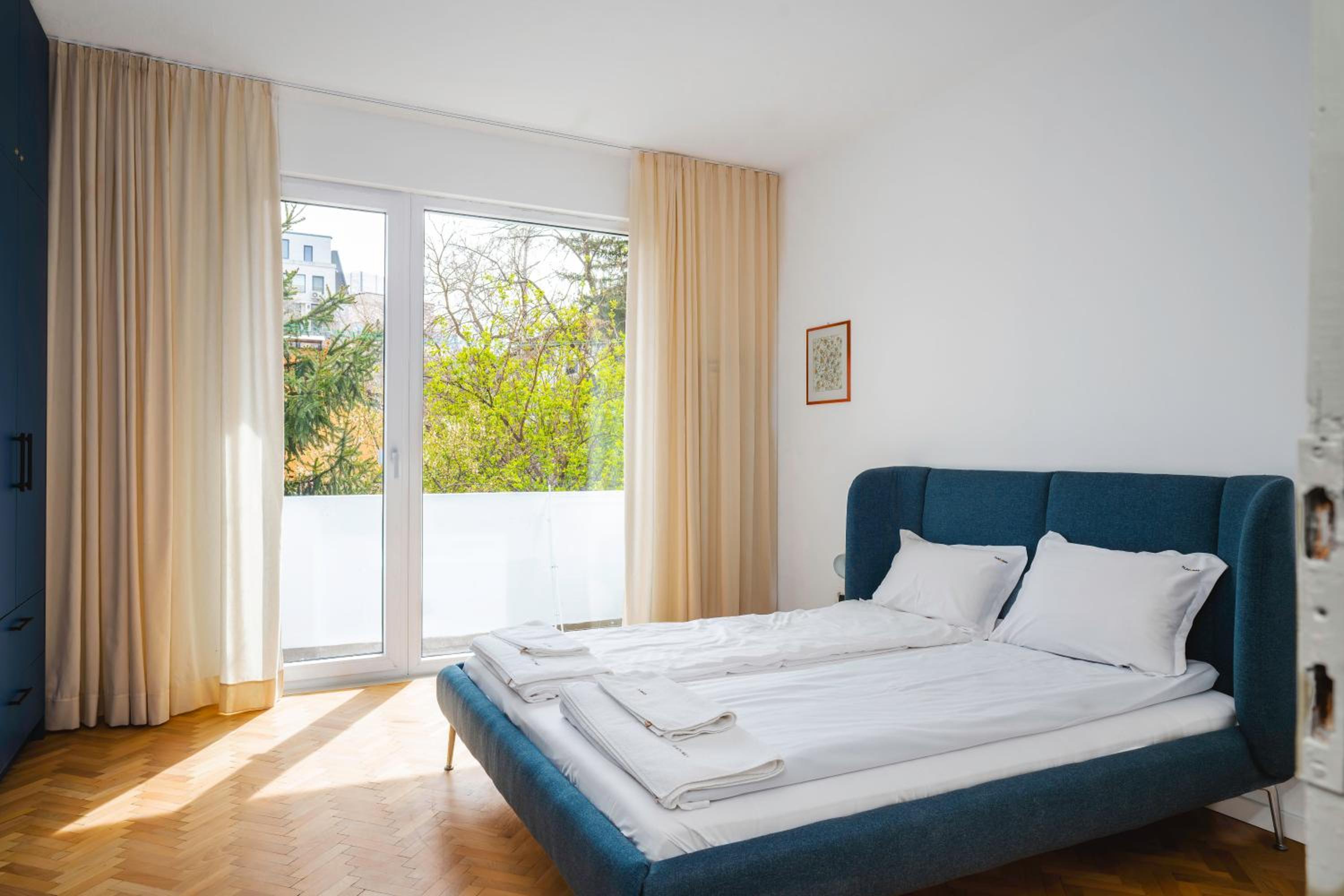 The Vintage Spot - 2BD Flat