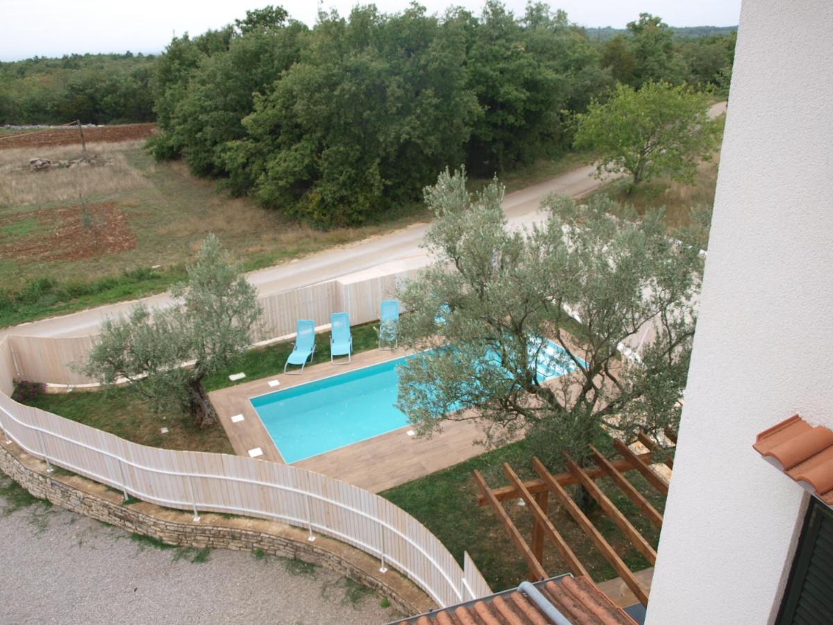 Holiday Home lynn view 5
