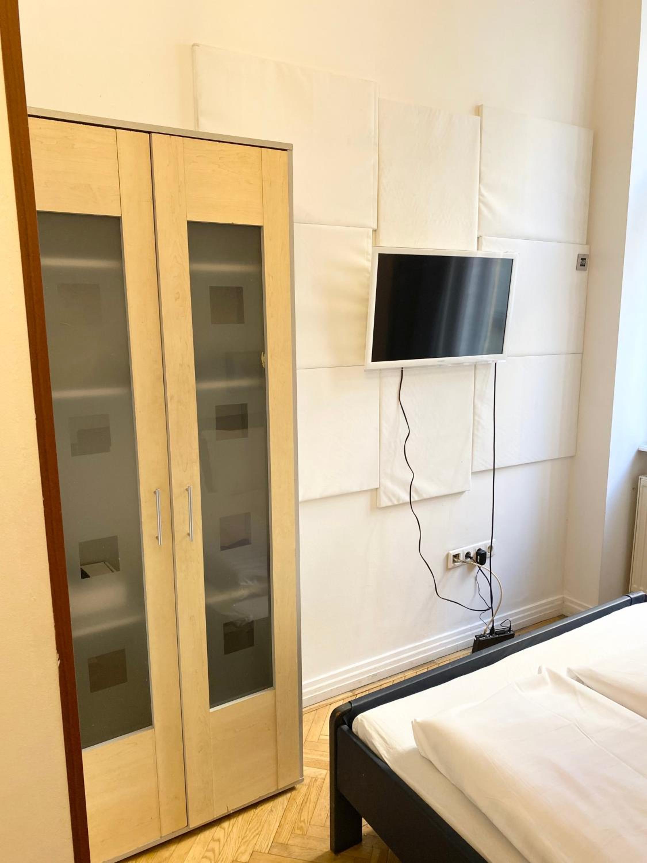 Váczi Central Relax Boutique Suits view 4